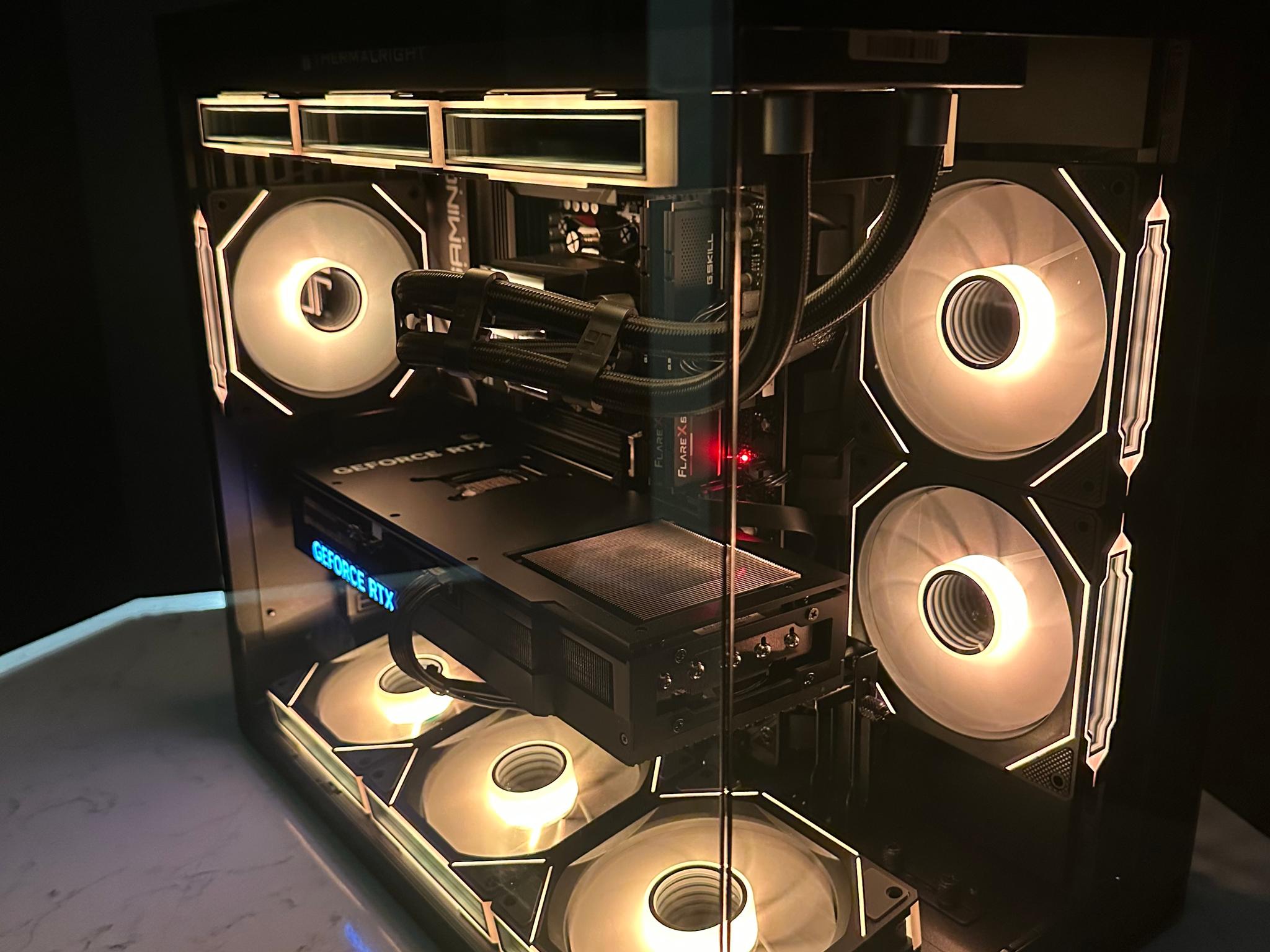 Ryzen 7 9700X / RTX 5070 Ti 16GB - O11 Dynamic Mini V2 Mid-Tower Black, 1TB M.2, 512GB M.2, 4TB SATA