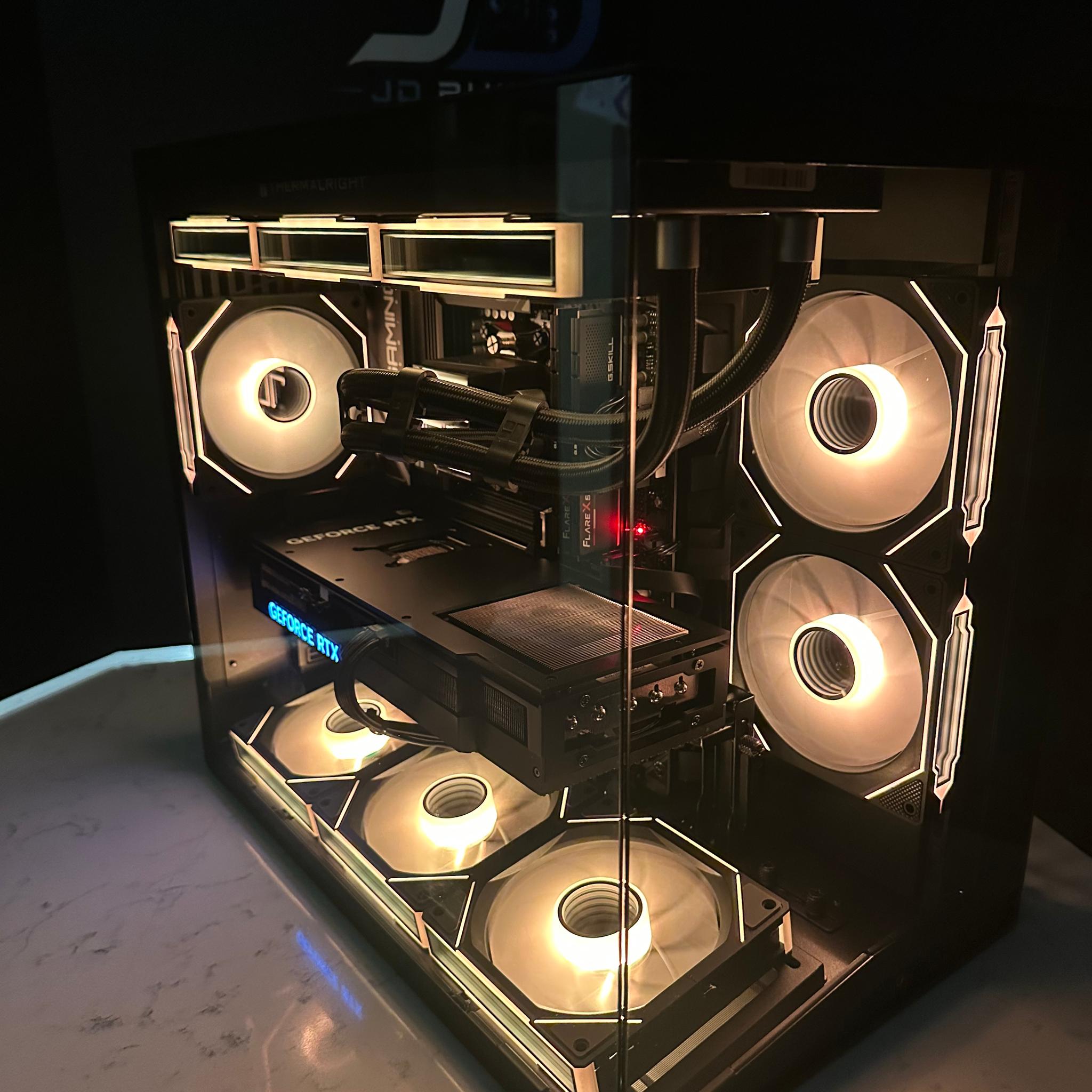 Ryzen 7 9700X / RTX 5070 Ti 16GB - O11 Dynamic Mini V2 Mid-Tower Black, 1TB M.2, 512GB M.2, 4TB SATA