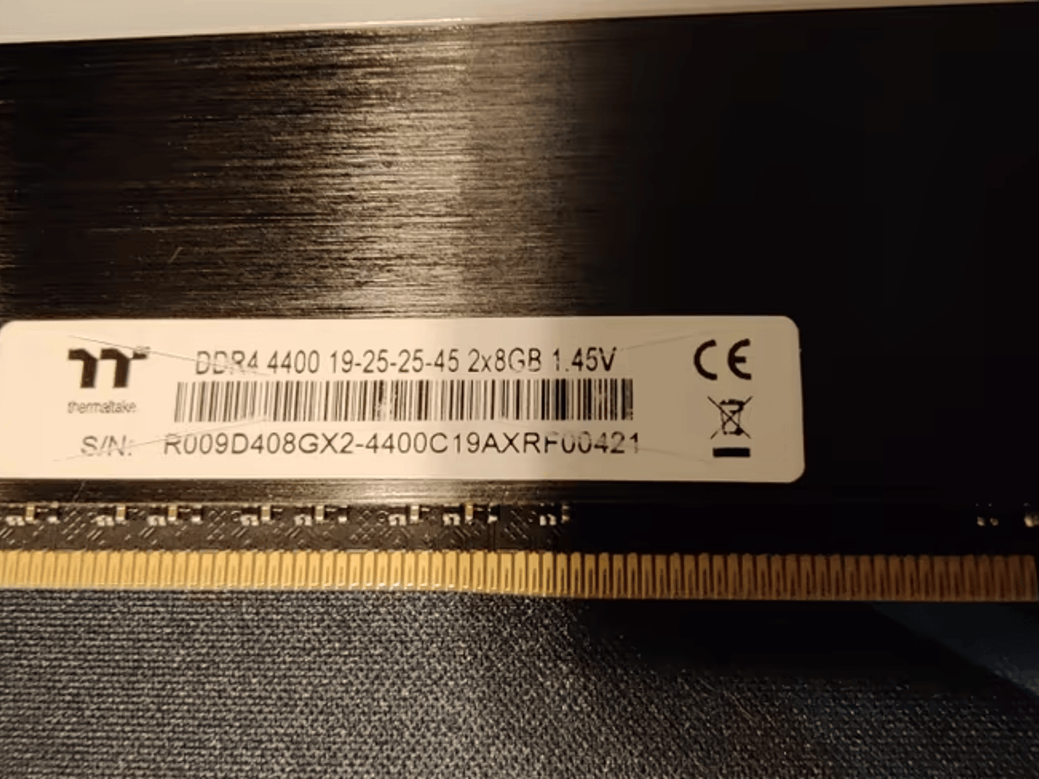 Thermaltake TOUGHRAM 32 GB (4 x 8 GB) DDR4-4400 CL19
