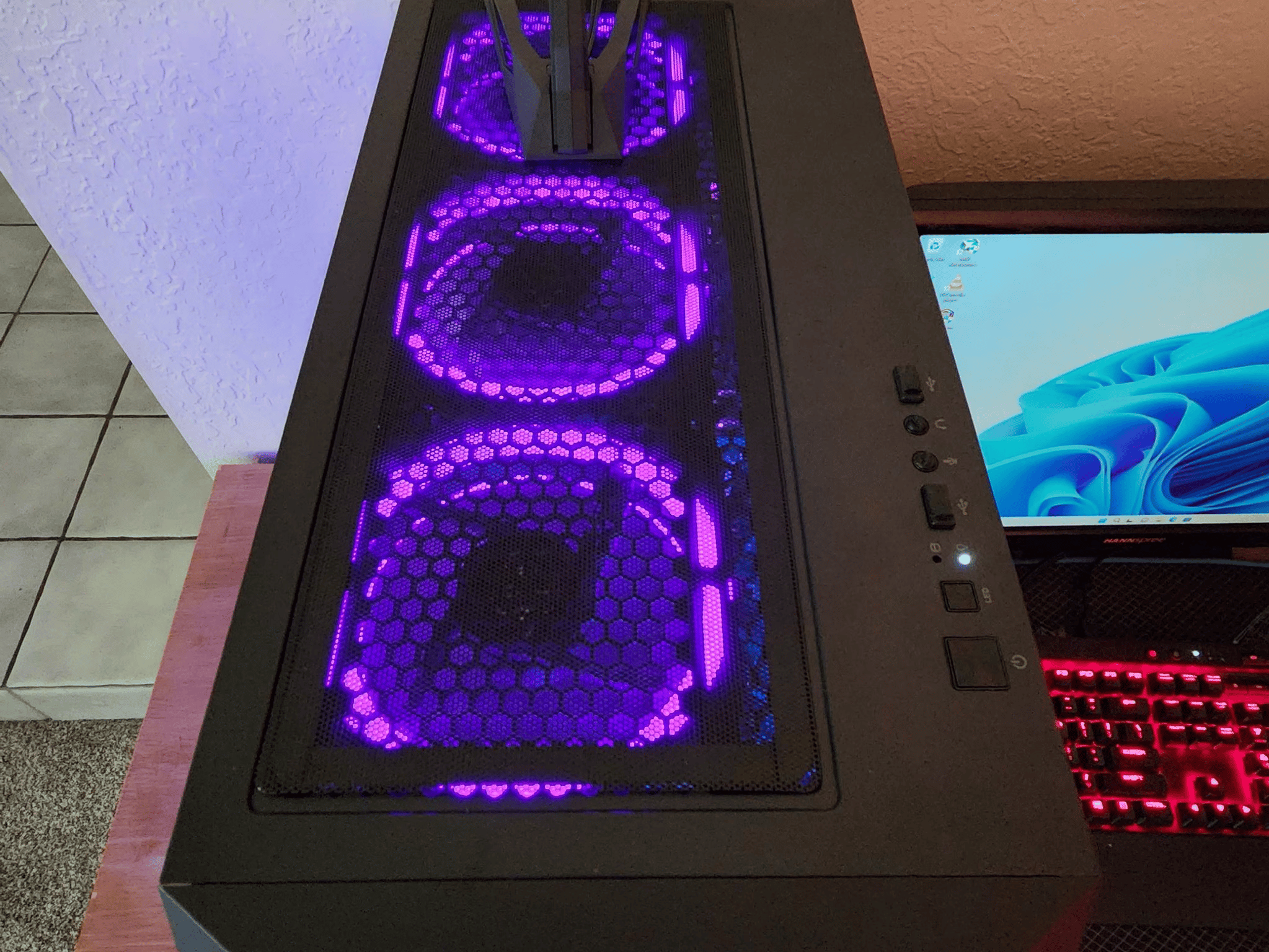 All AMD Rig, Ryzen 5600X and RX 6600XT, 16GB Ram, Liquid cooler.
