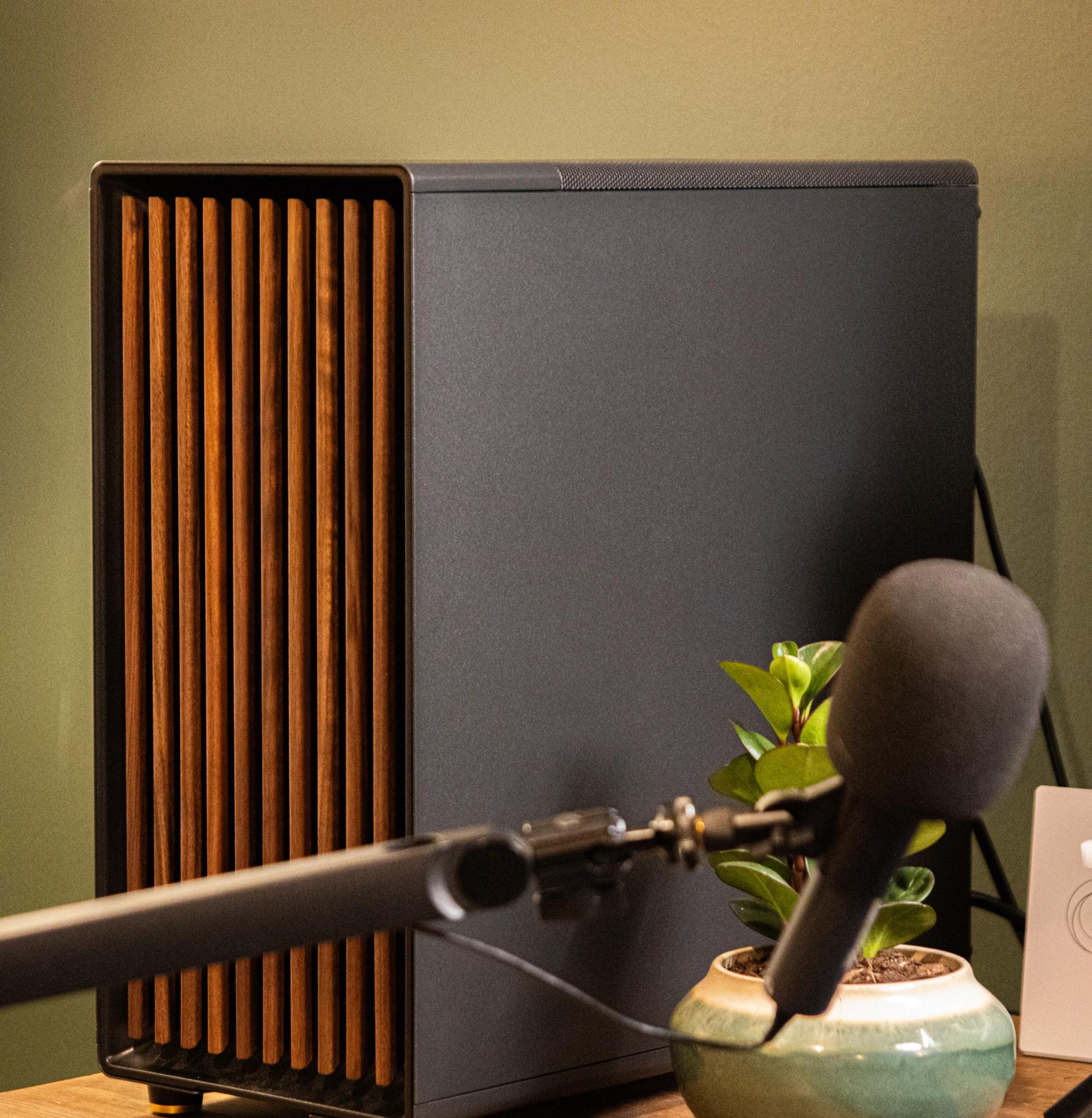 High End Gaming Build - Ryzen 7 7800X3D + 9070XT 16GB - 32GB DDR5 - 2.5 TB SSD