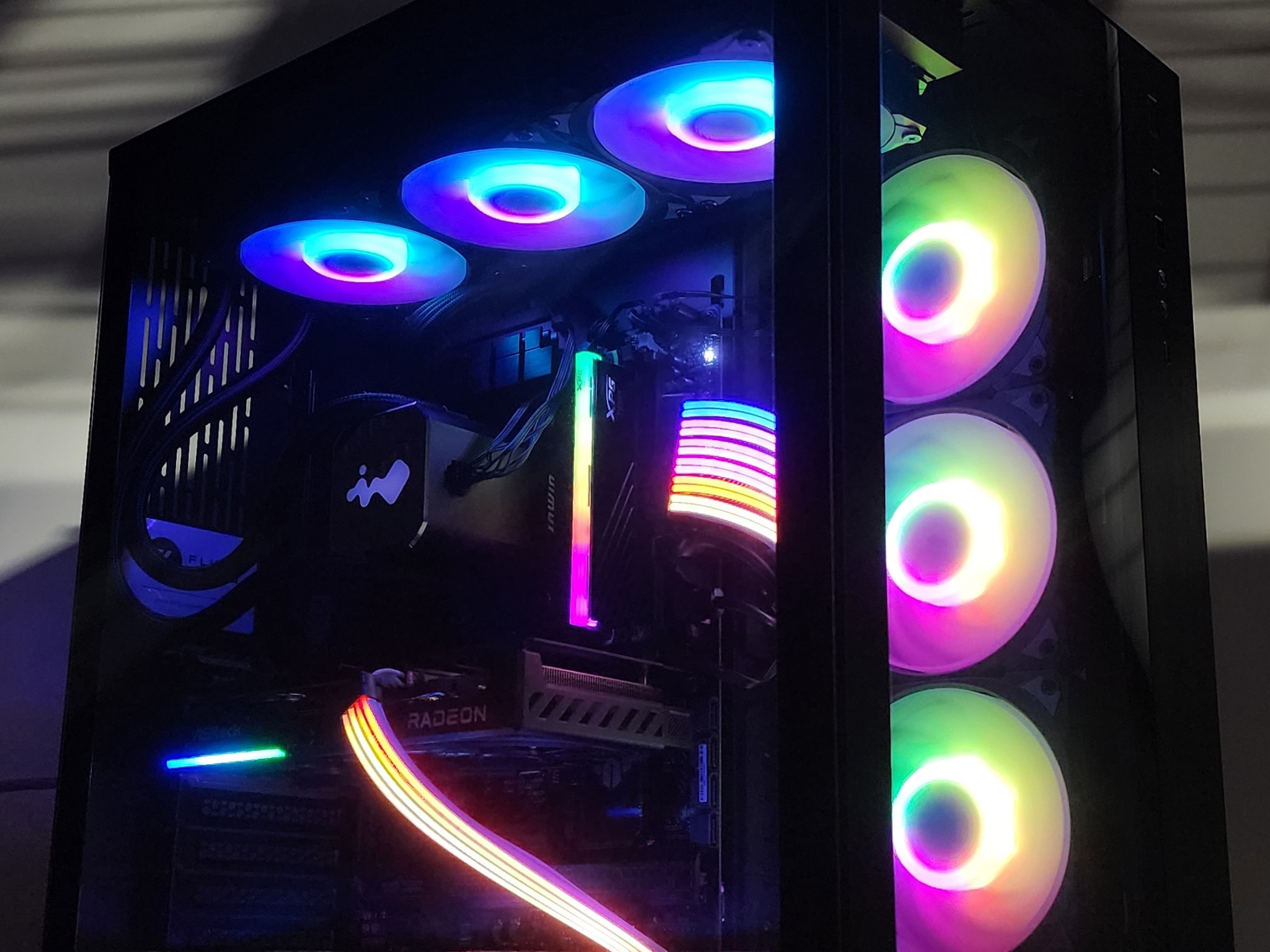 Gaming PC Ryzen 7 7700X 16GB RAM 1TB SSD RX 9060 XT 16GB Windows 11 Computer