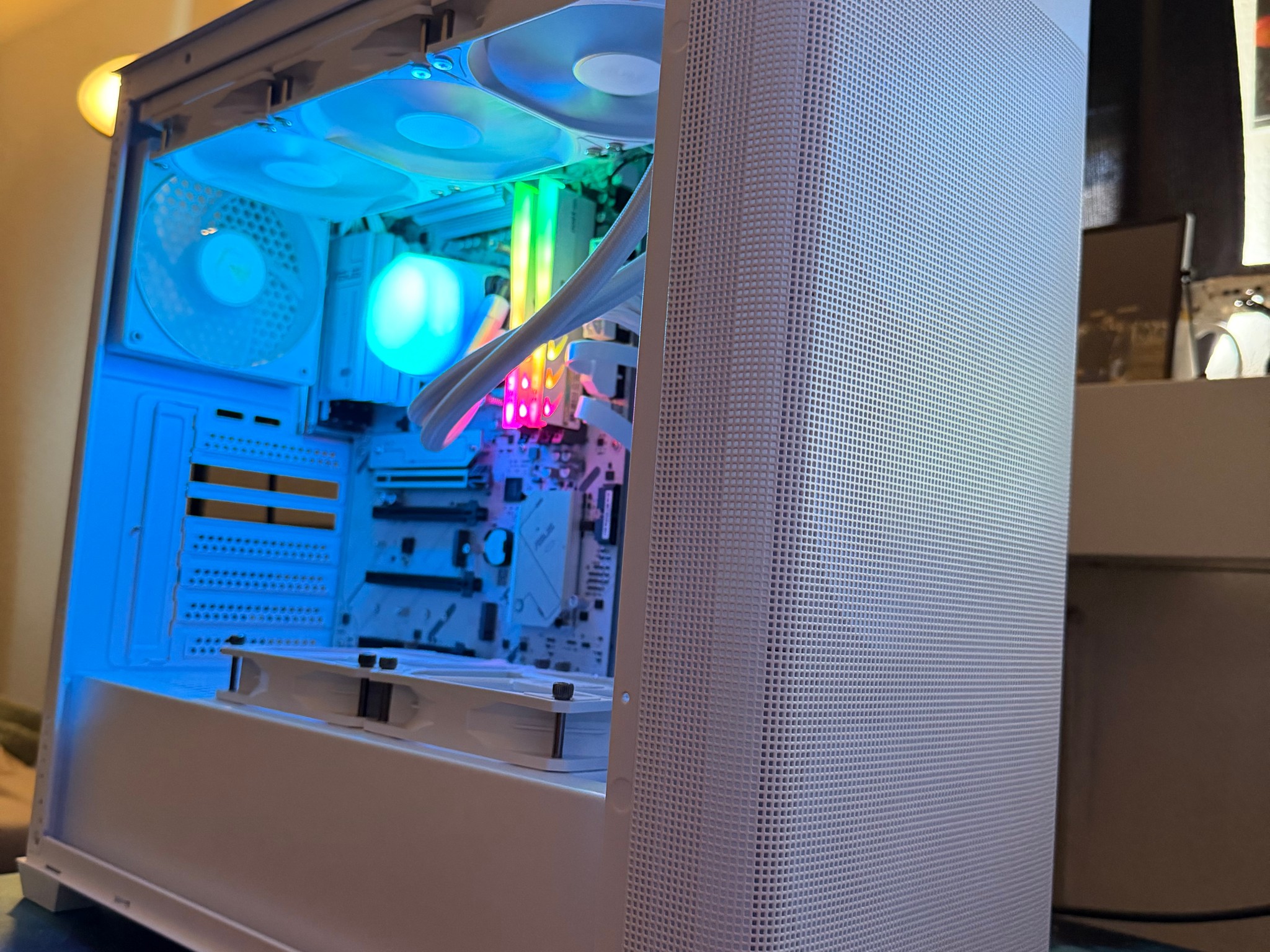 🧊❄️ All White AM5 APU gaming build! Ryzen 5 8600G | 32GB DDR5 | 1TB NVME SSD ❄️🧊   **NO GPU**
