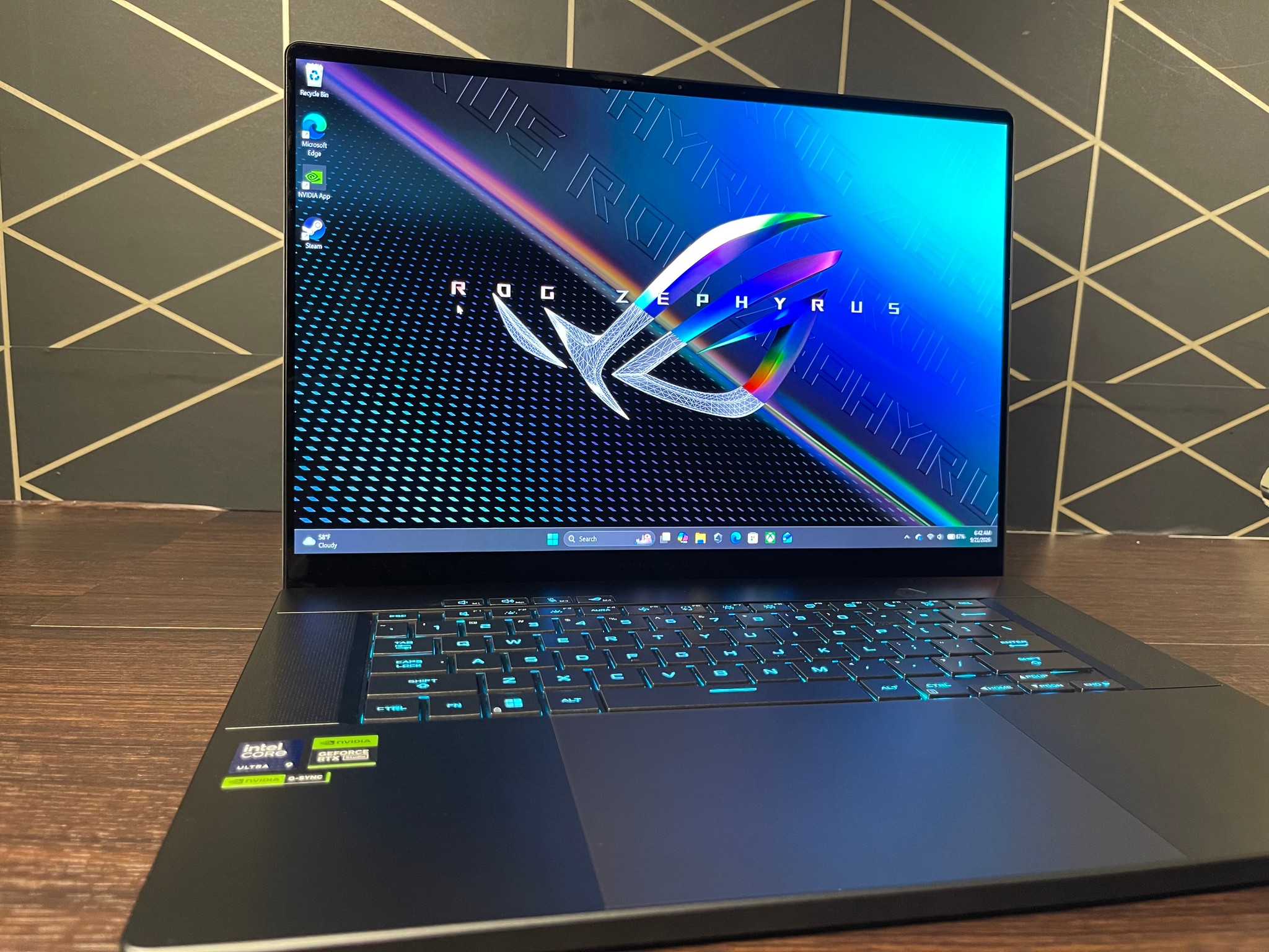 ROG Zephyrus G16 OLED/ RTX 4090/ Ultra 9 / 32Gb DDR5/ 2Tb.
