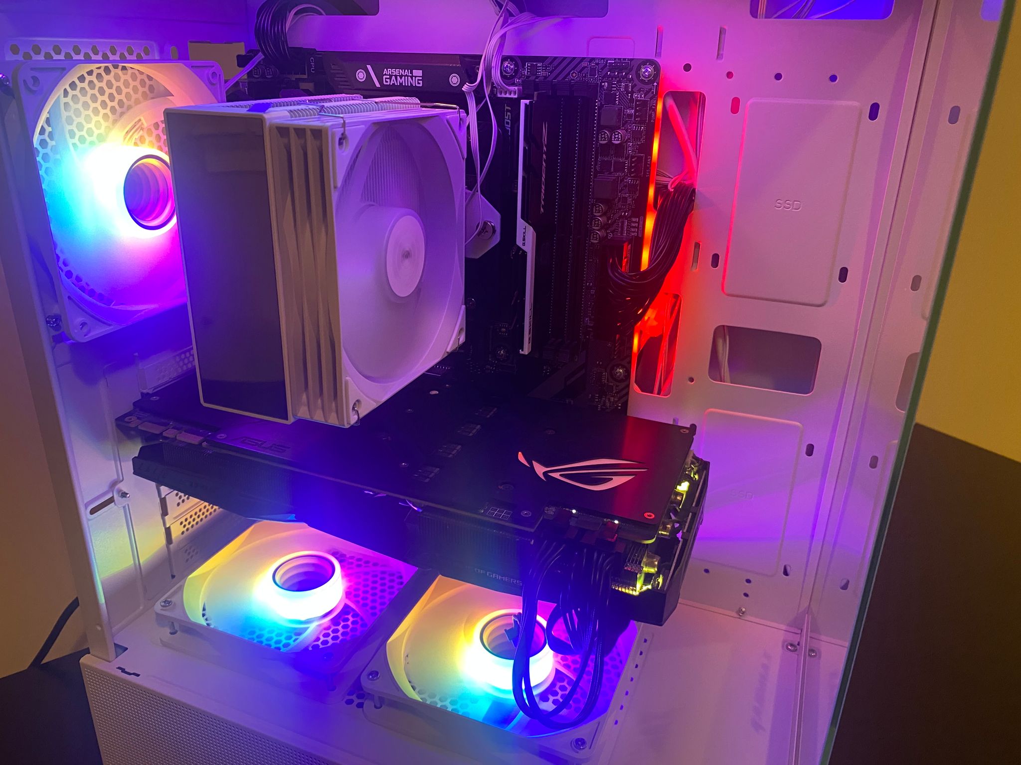 White RGB Gaming PC | Ryzen 5 3600 | GTX 1080 8GB | 16GB DDR4 | 500GB M.2 SSD