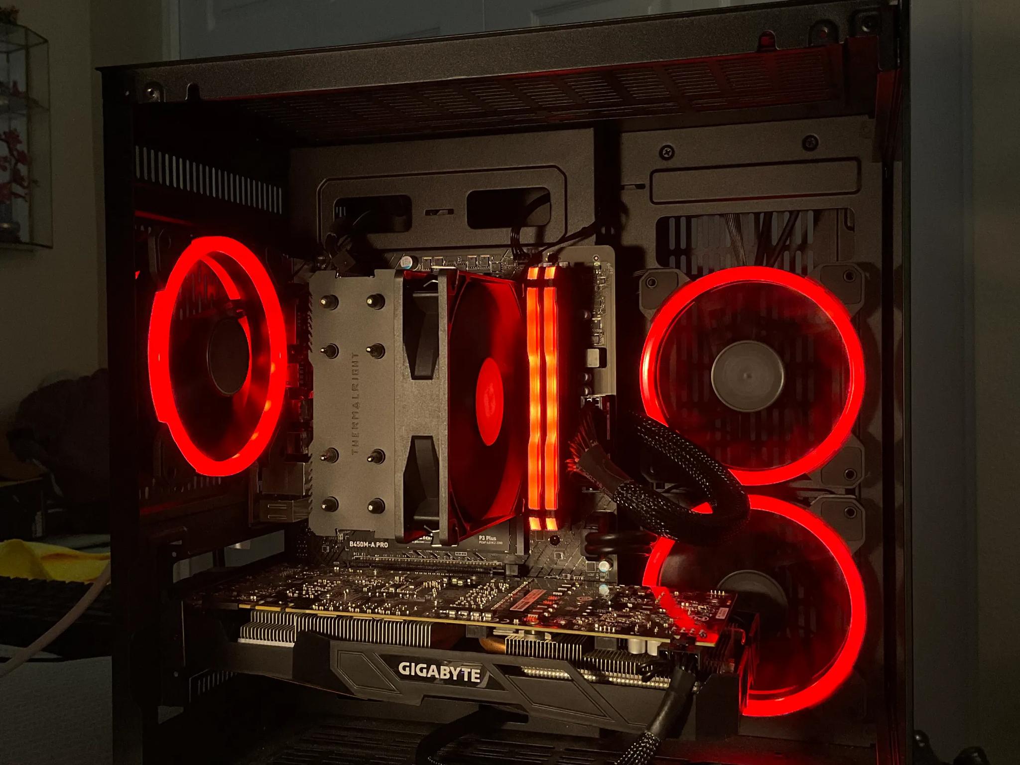 NEW!! GTX 1070 // Ryzen 3600 // 16GB Corsair Vengeance Ram // 500 GB SSD // Controllable RGB