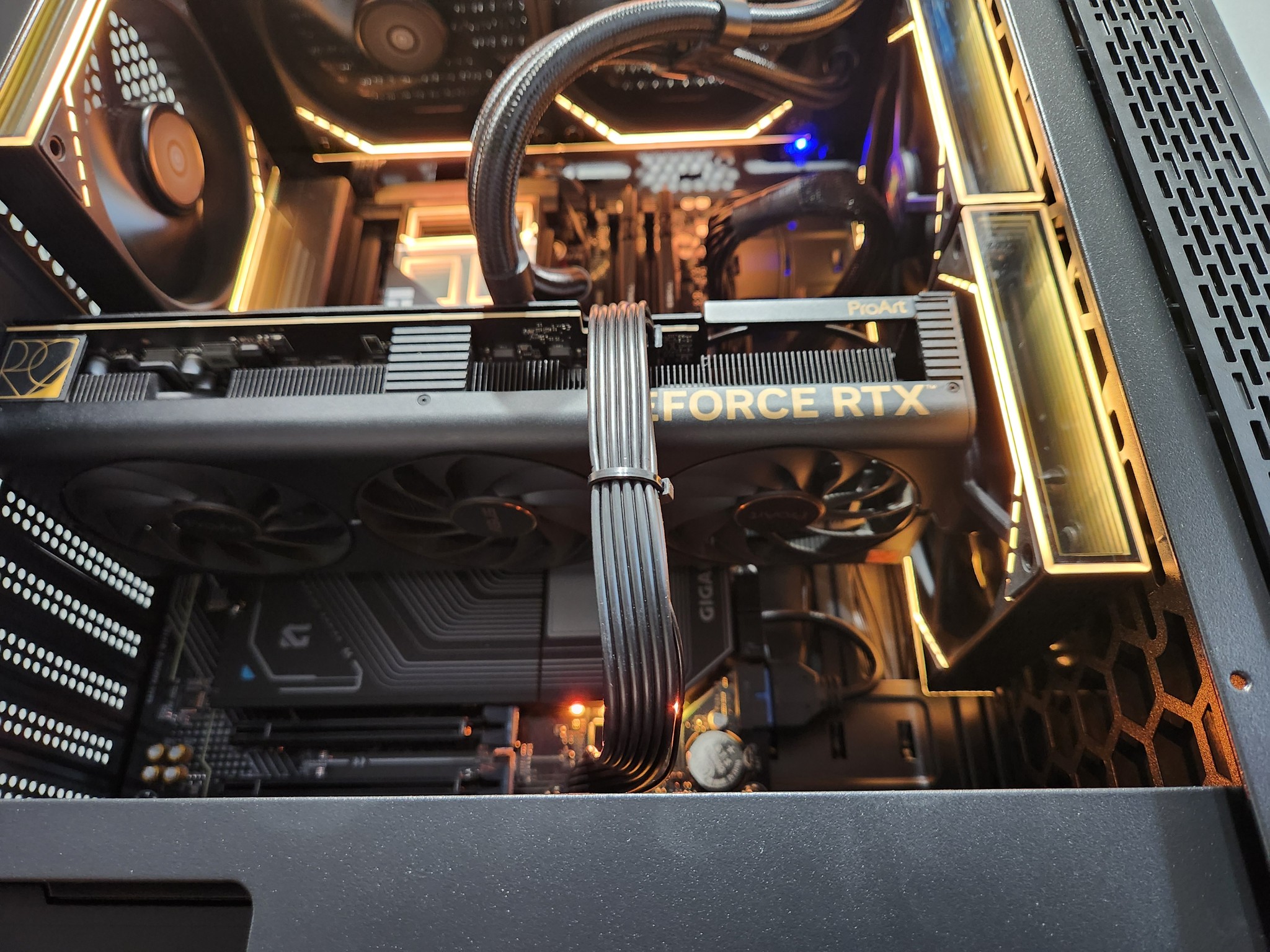 ✨AURUM✨ RTX 4070 TI SUPER 16GB | RYZEN 7 7800X3D | 32GB DDR5 6000MTs | 2 TB NVME | 750W | WIFI & BT