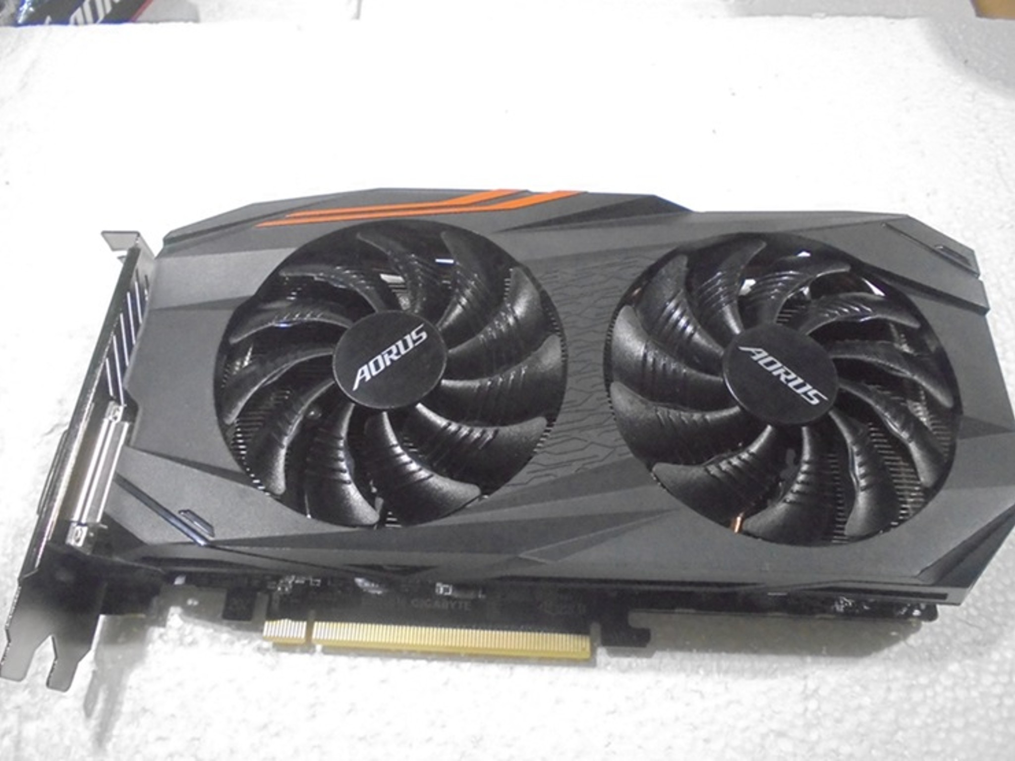 Gigabyte AORUS Radeon RX570 4G/Very Clean Like New Open Box Condition