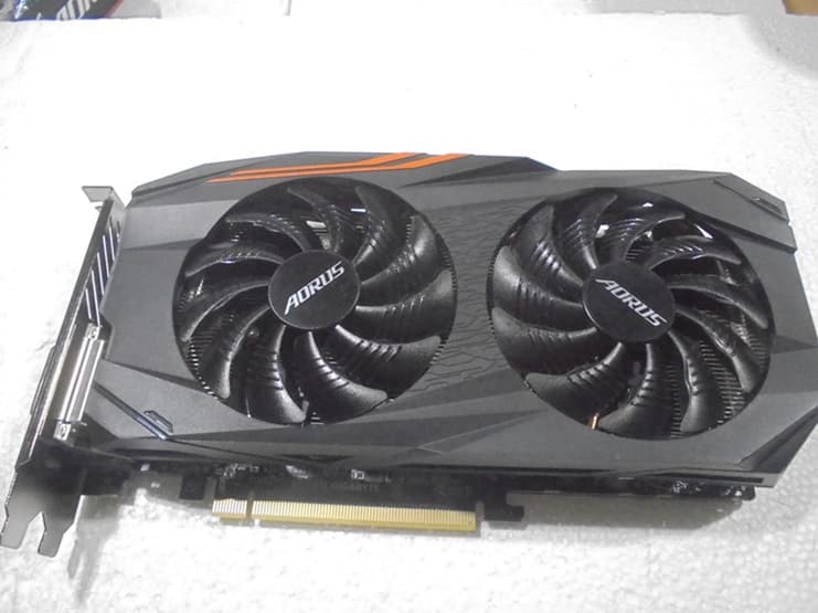Gigabyte AORUS Radeon RX570 4G/Very Clean Like New Open Box Condition