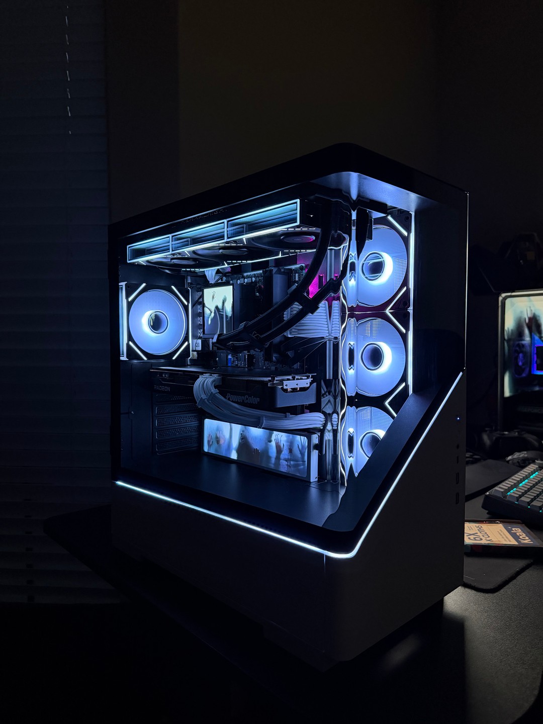 🔥 Ryzen 7 9700X + RX 9070 GRE 12GB | 32GB DDR5 | Windows 11 Pro