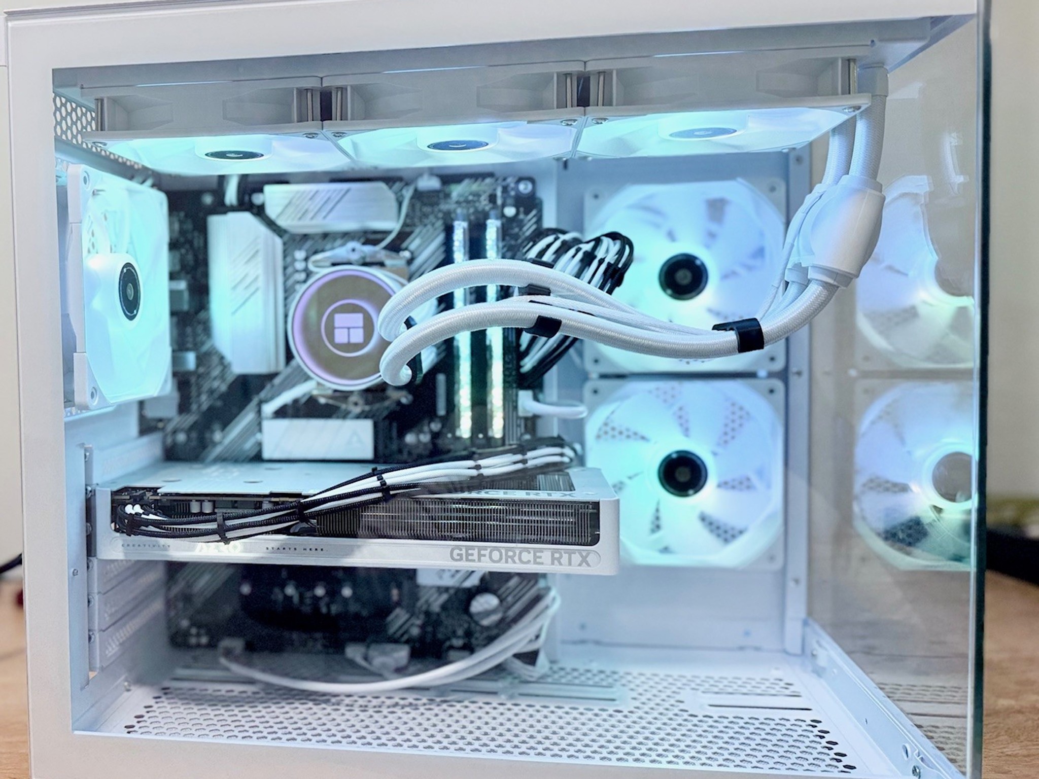 Achromatic Gaming PC RTX 5060 OC Edition