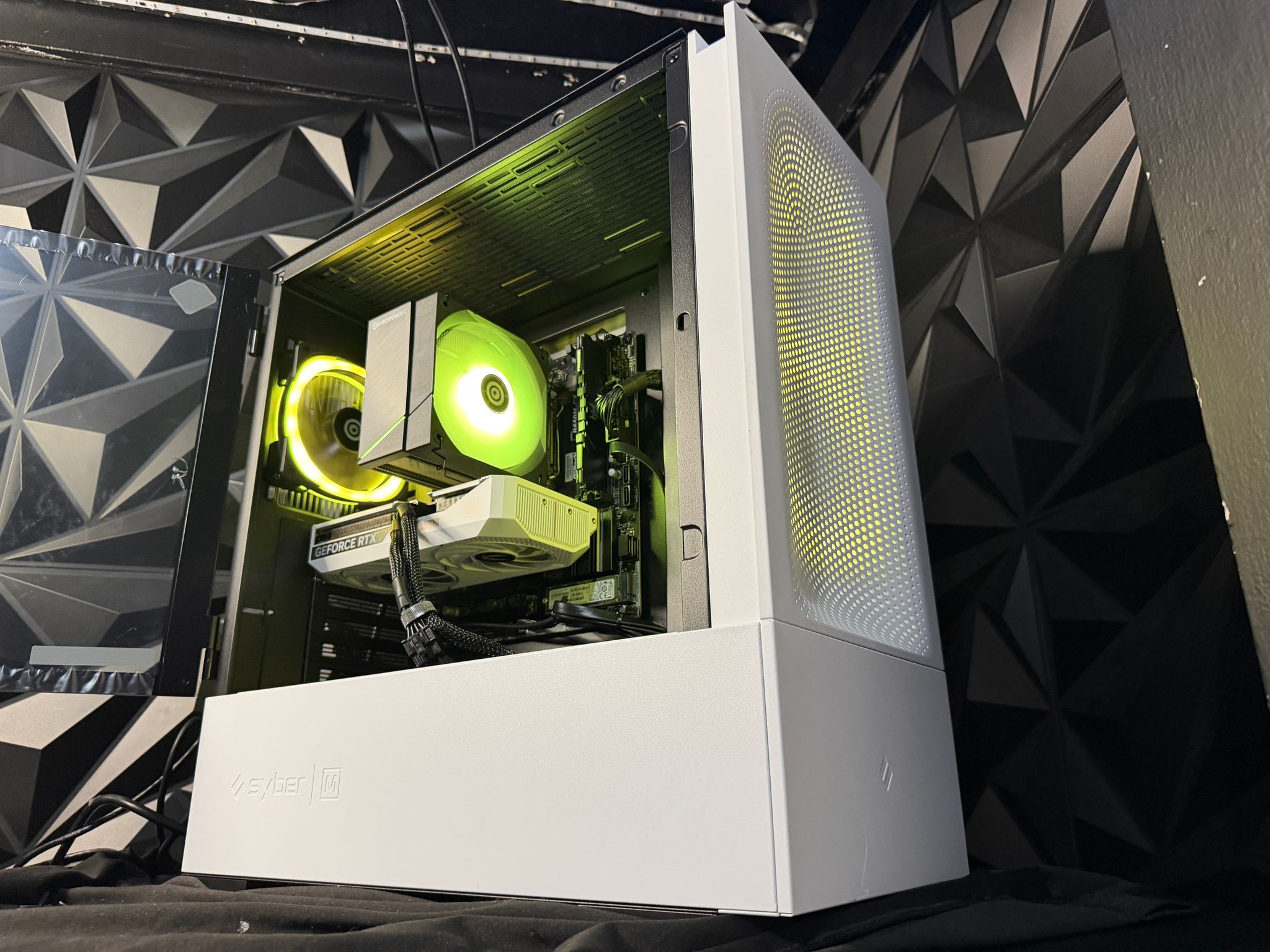⚡🌐 CYBER REMIX Ti 🌐⚡Ryzen 5 8400F| RTX 5060Ti| 16 GB DDR5|750GB NVMe| 1000W Gold PSU