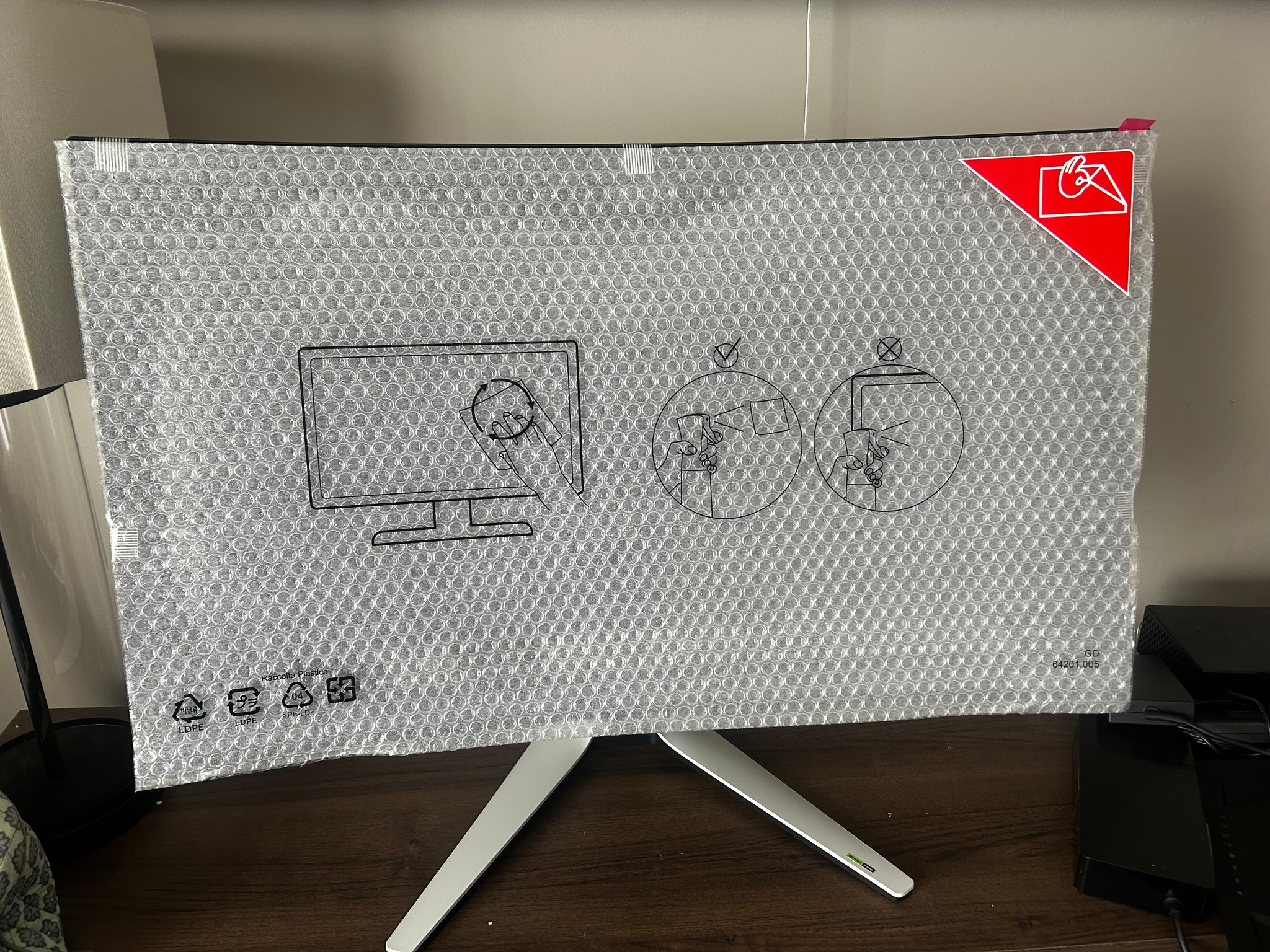 100% BRAND NEW Alienware  32" (240hz) OLED 4K  (3840 x 2160) Curved Gaming Monitor (AW3225QF)