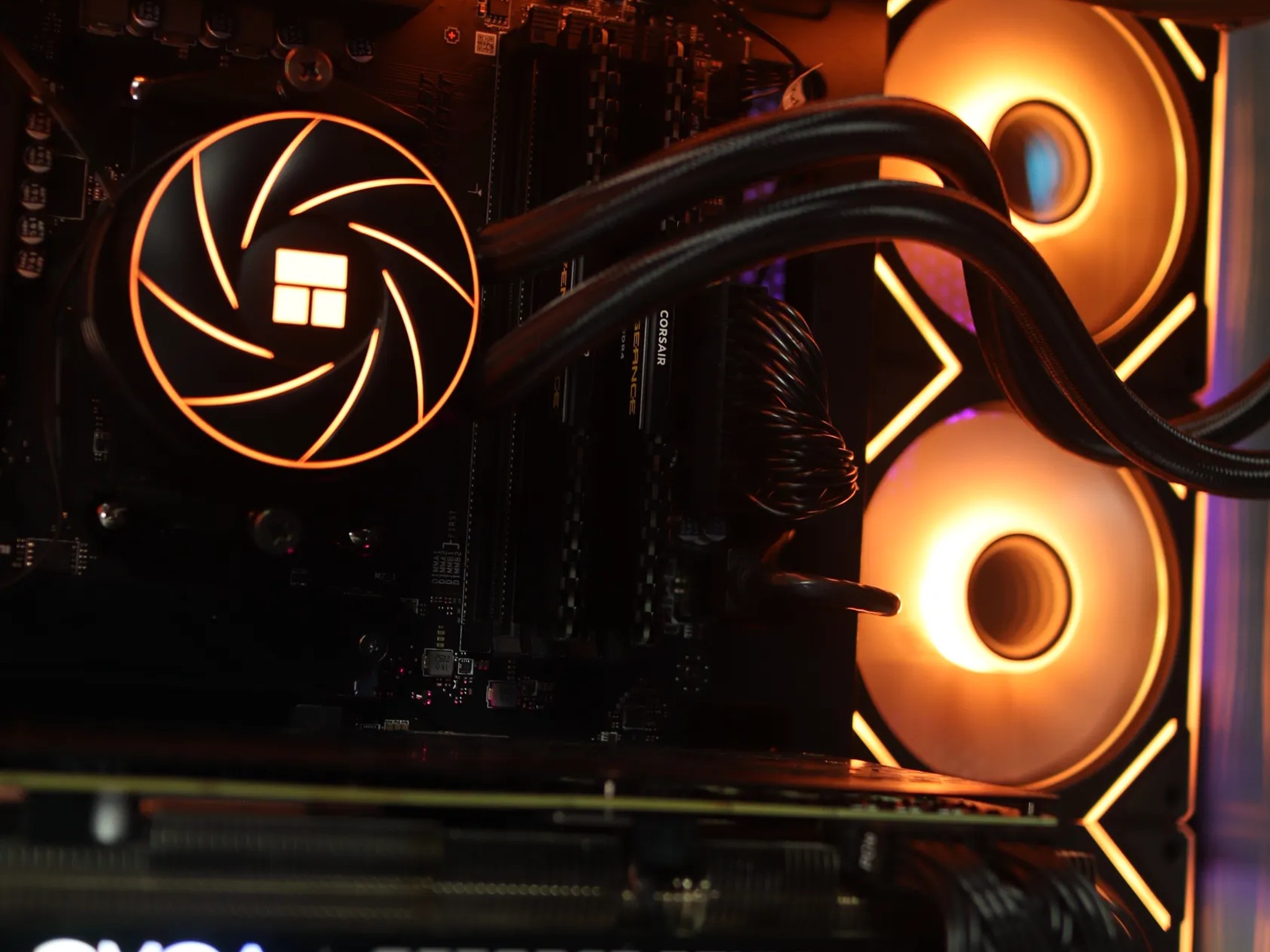 RTX 3070 | Ryzen 5 5600X| 32GB DDR4 RAM | 512GB NVME SSD