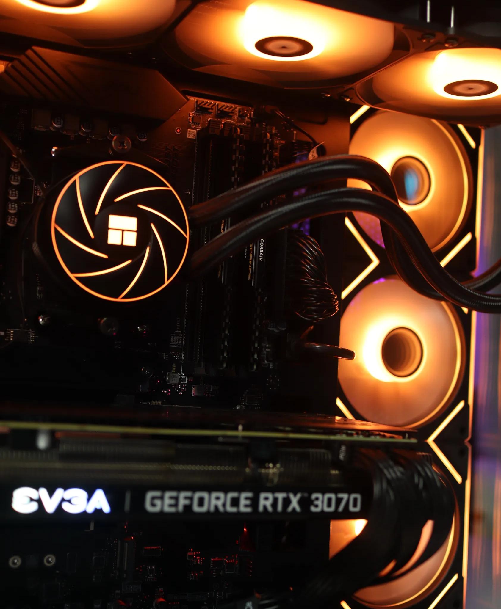 RTX 3070 | Ryzen 5 5600X| 32GB DDR4 RAM | 512GB NVME SSD