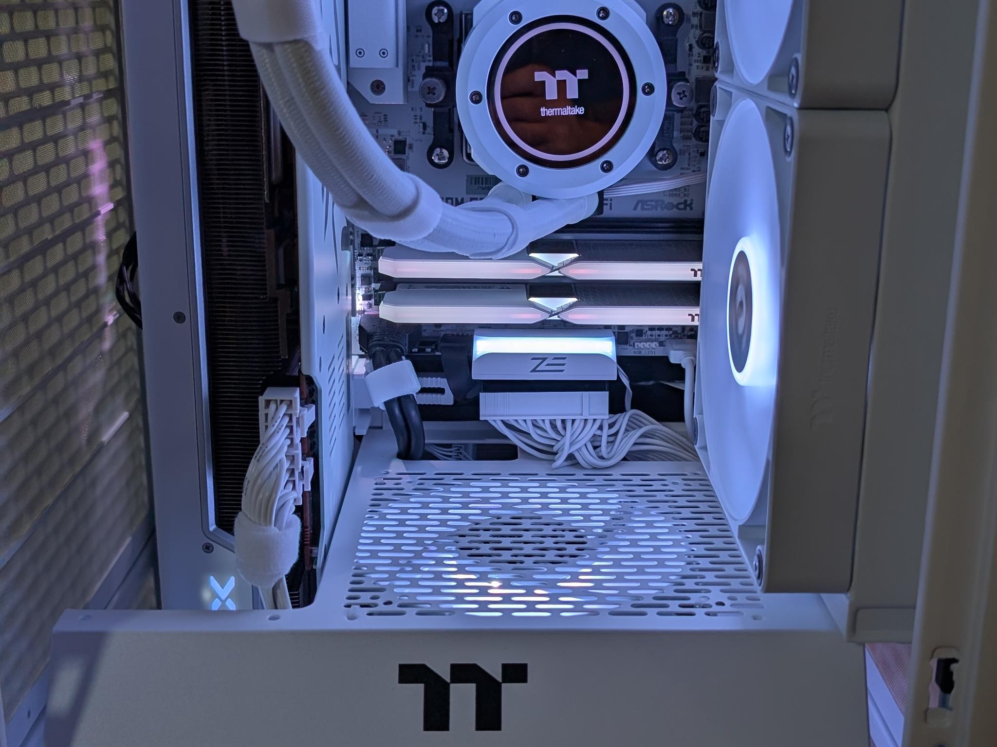 ☆★✮ Thermaltake White Out ✮★☆ All New