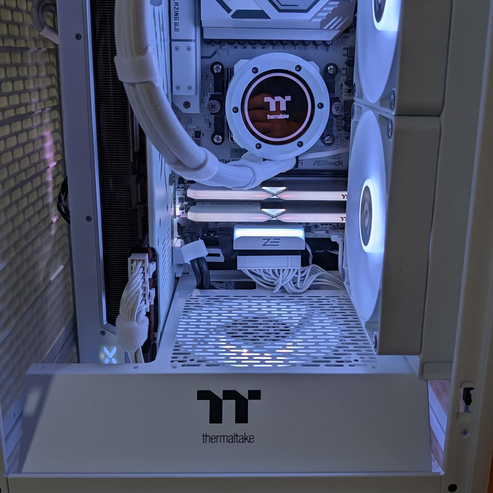 ☆★✮ Thermaltake White Out ✮★☆ All New