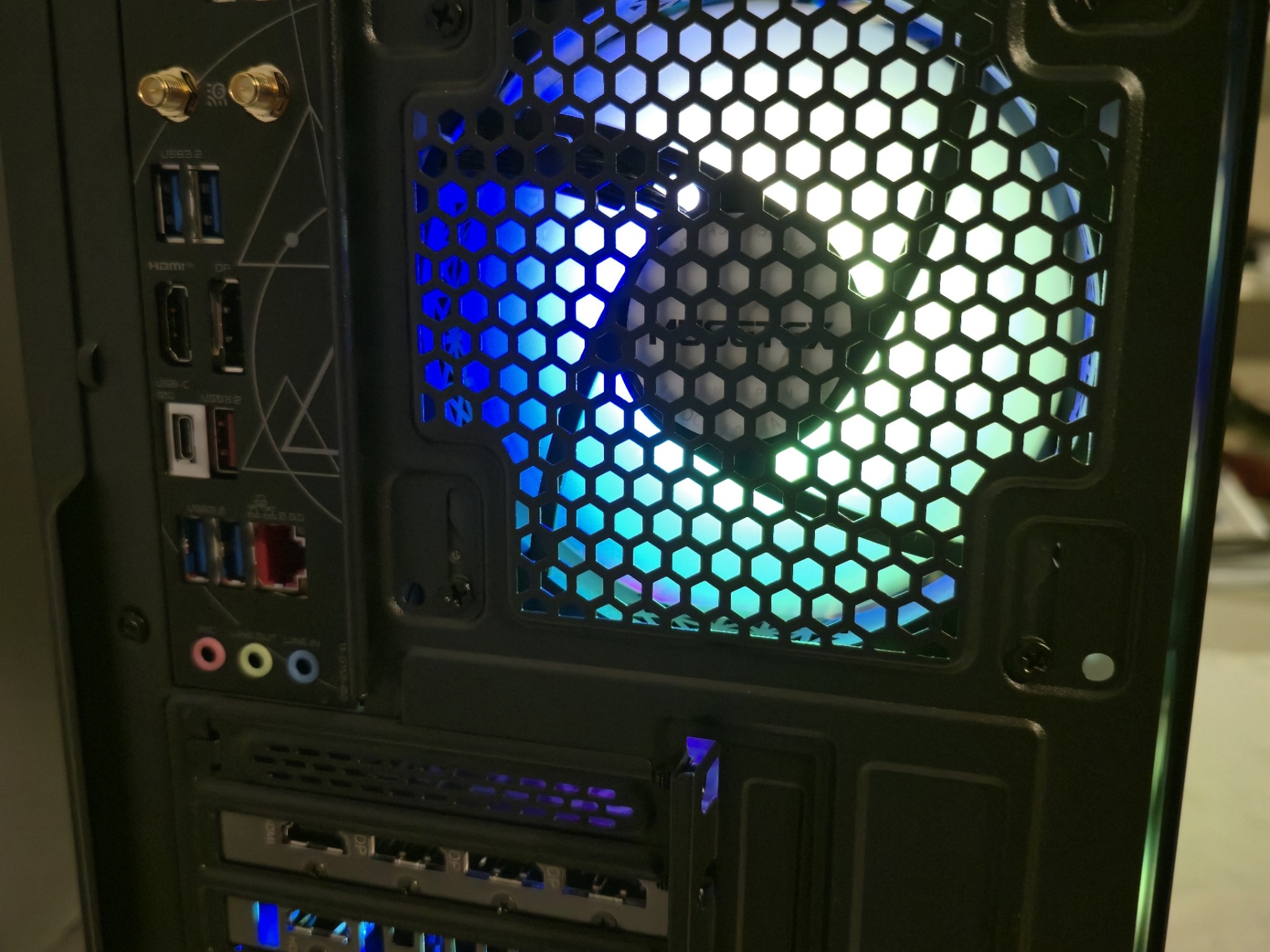 Small But Mighty (Tuf 5070TI - I7 14700K