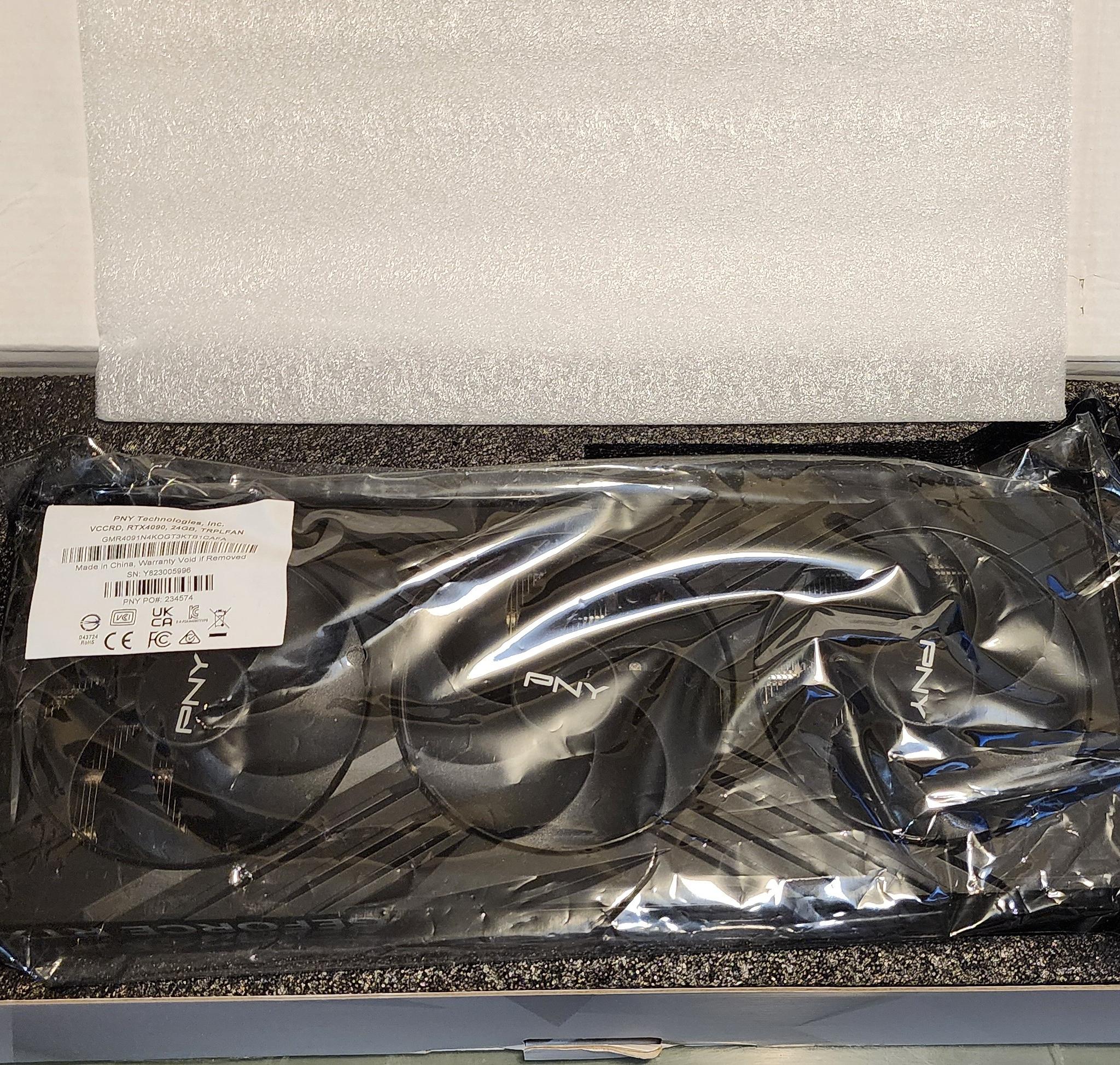 PNY GeForce RTX 4090, Triple Fan, 24GB