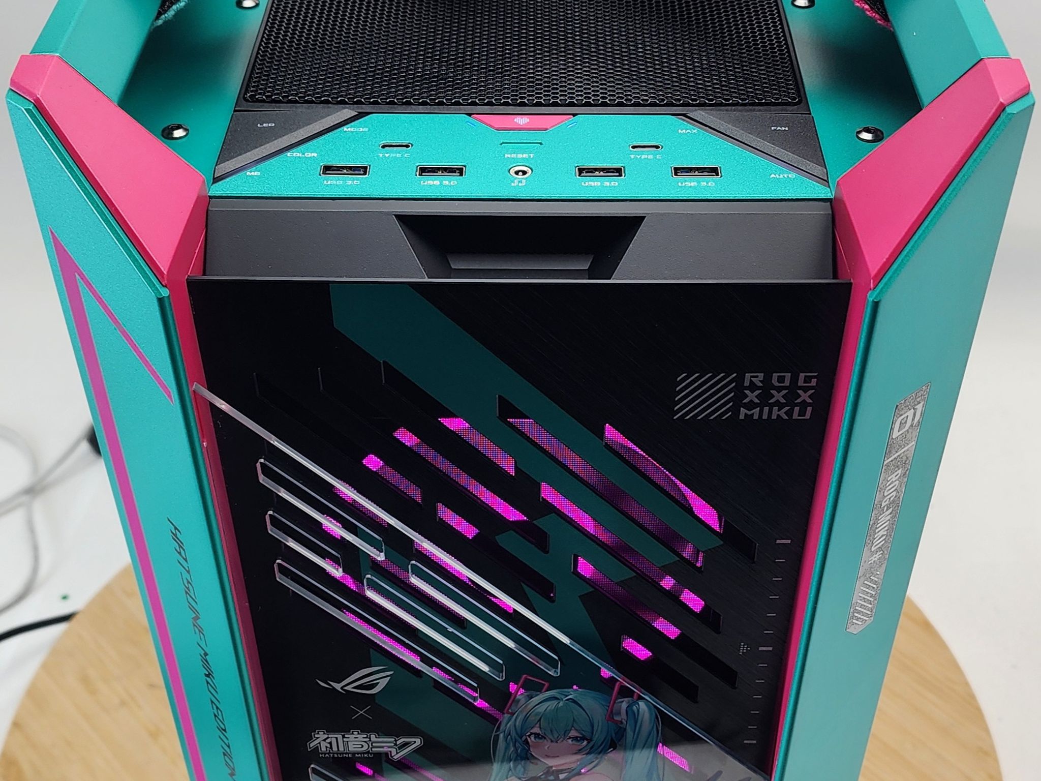 Gaming PC Ryzen 7 9800X3D 32GB 2TB SSD RTX 5080 16GB W11 Hatsune Miku Computer