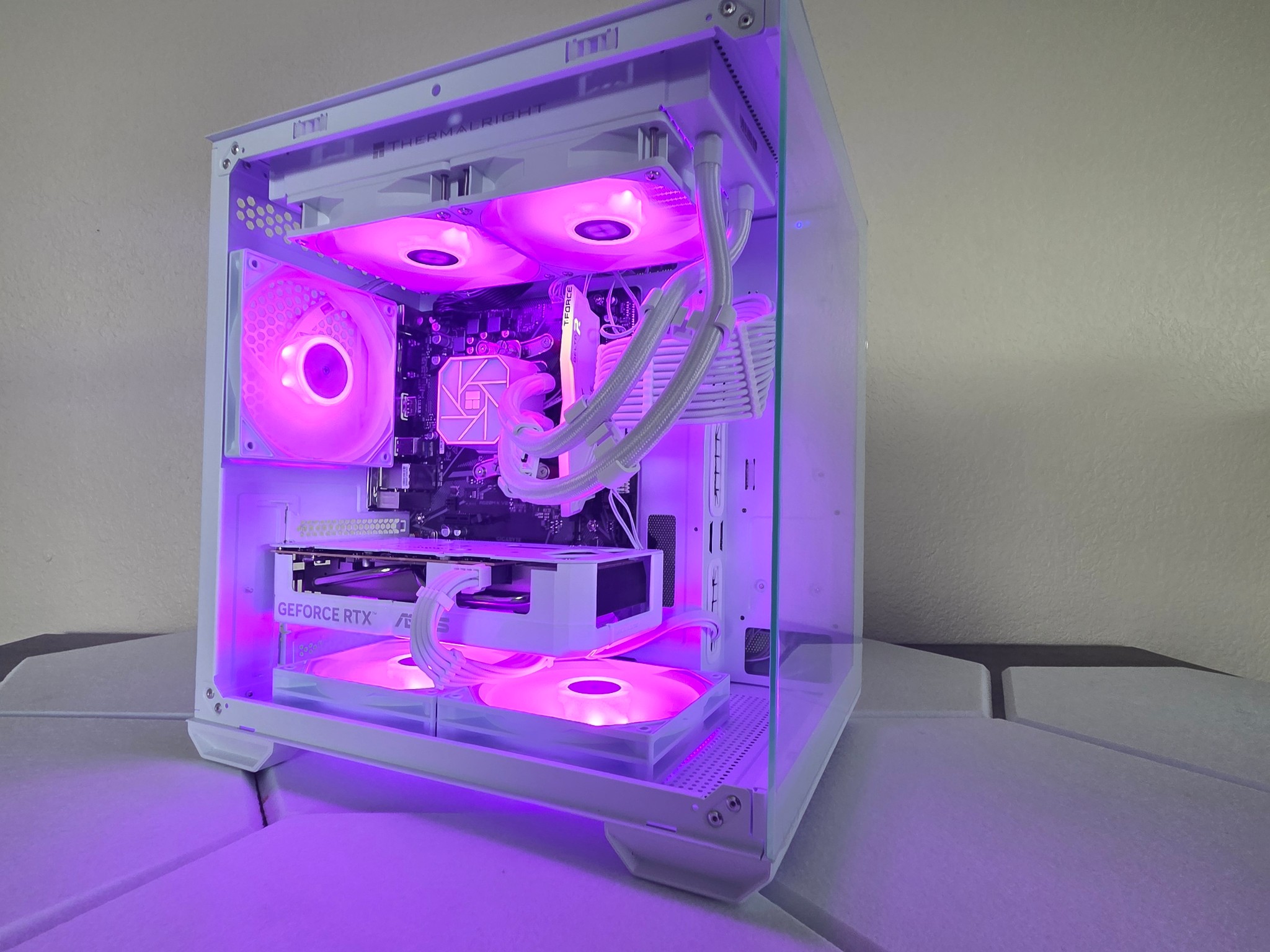 🐻‍❄️🤍❄️ Frost Mirage | RTX 5060 White Edition | Ryzen 5 5500 | AIO Liquid Cooled ❄️🤍