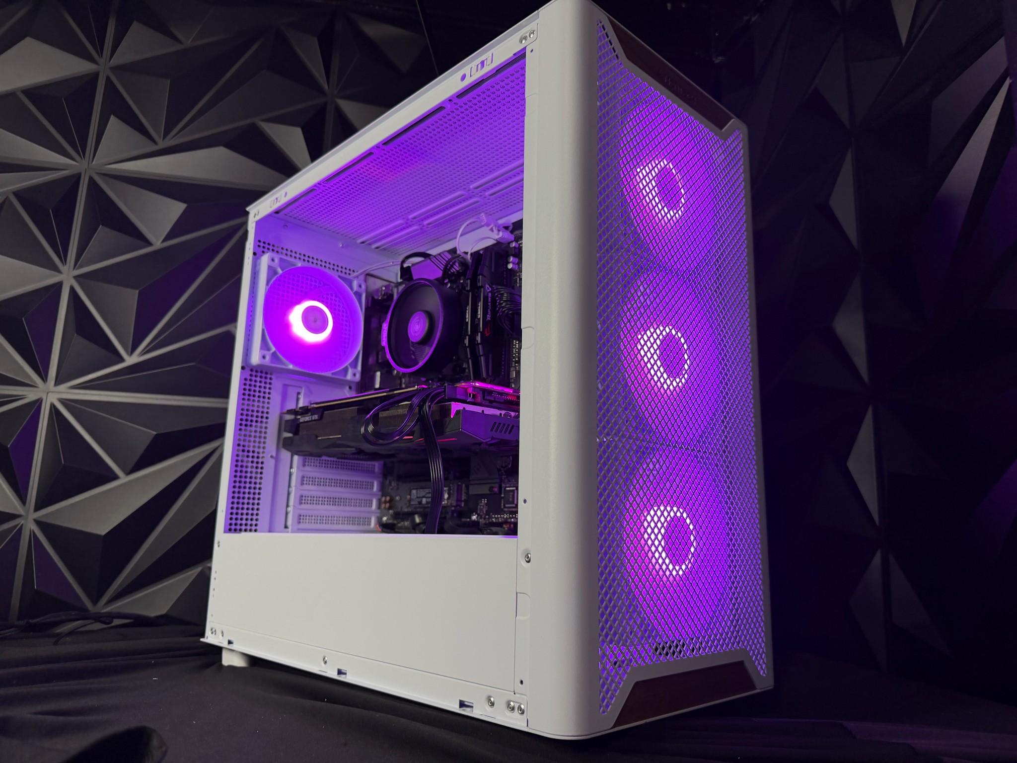 🤍🌲 WHITE WOOD TI 🌲🤍Ryzen 5 5500| GTX 1080Ti| 16 GB DDR4| 500 GB NVMe| 650W PSU