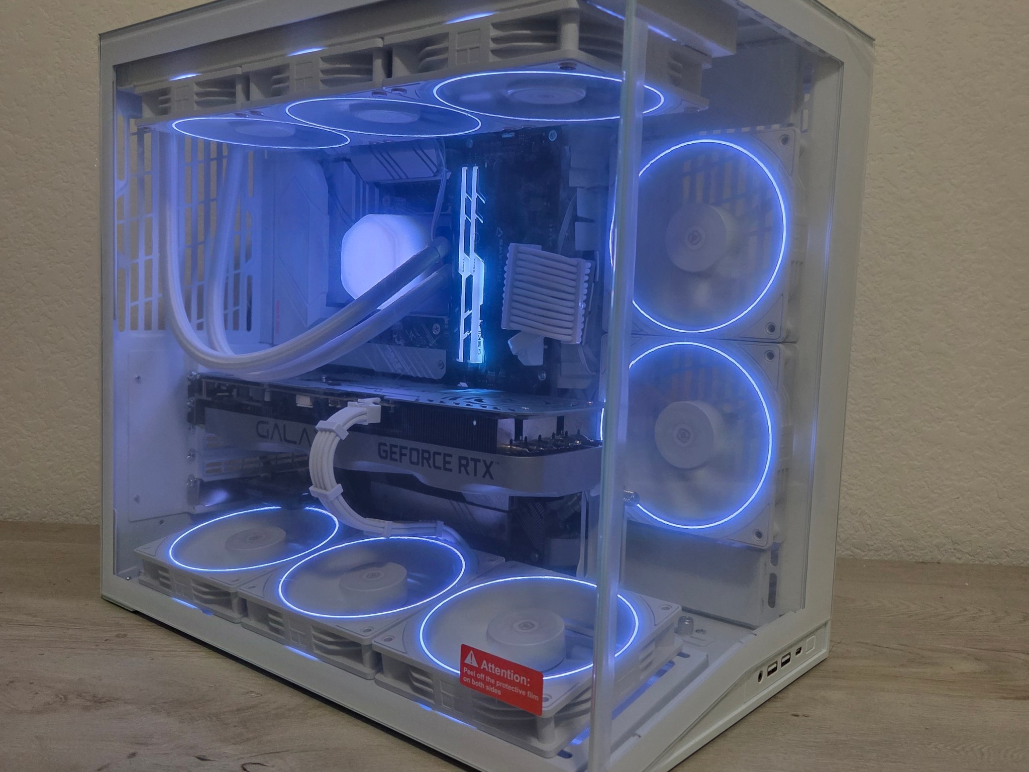 🧊 Beautiful Snow Den Gaming PC 💠