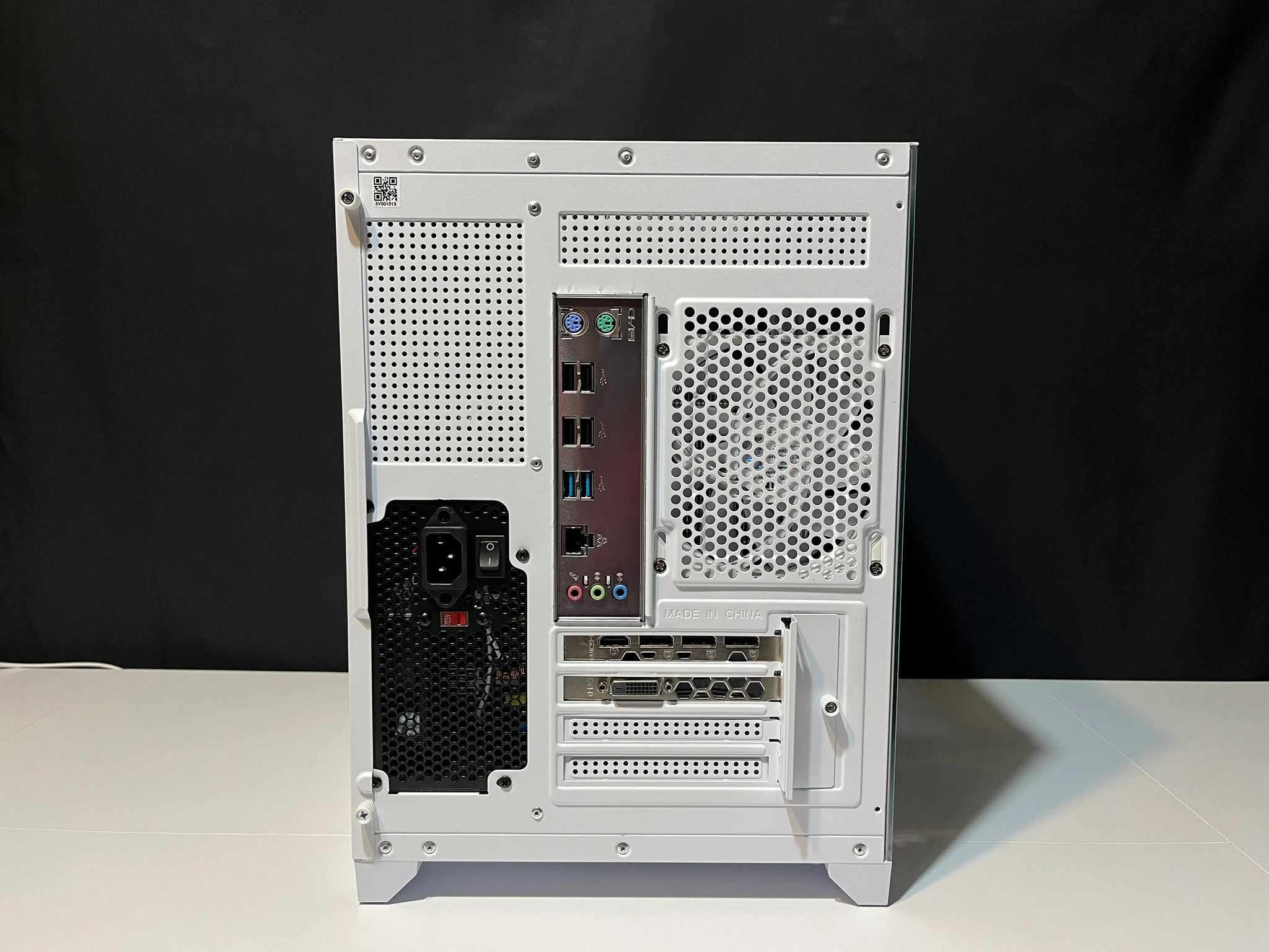 ⬜ White and RGB Gaming PC | Intel Xeon E5-2670 v3 & RX 570