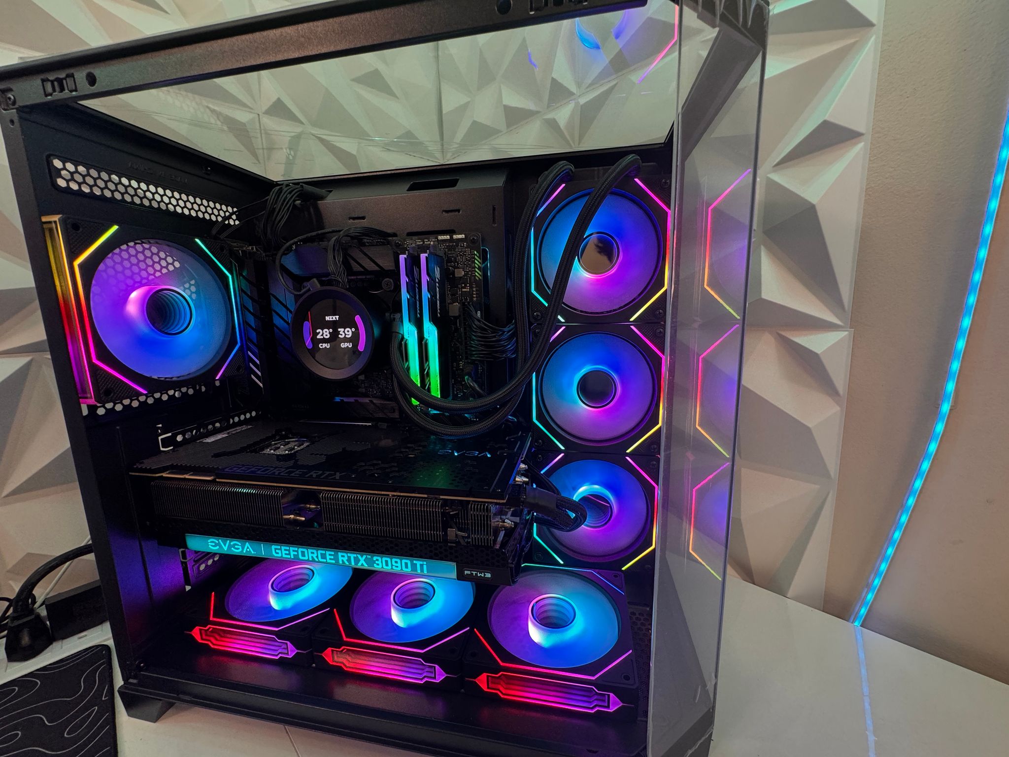 Pure Aesthetic Gaming PC | i9-12900K | RTX 3090 Ti 24GB | 32GB RAM | 1TB SSD