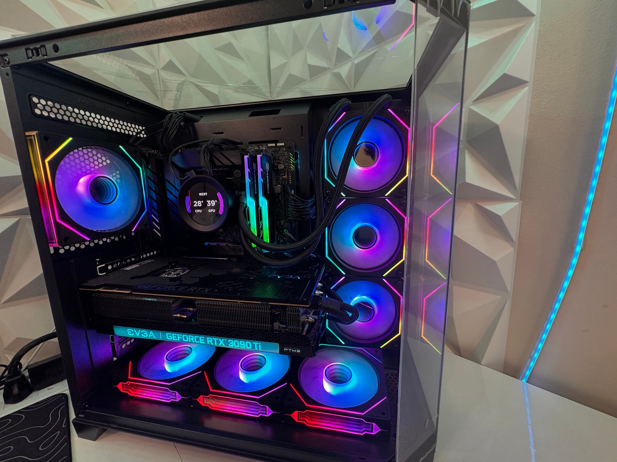 Pure Aesthetic Gaming PC | i9-12900K | RTX 3090 Ti 24GB | 32GB RAM | 1TB SSD