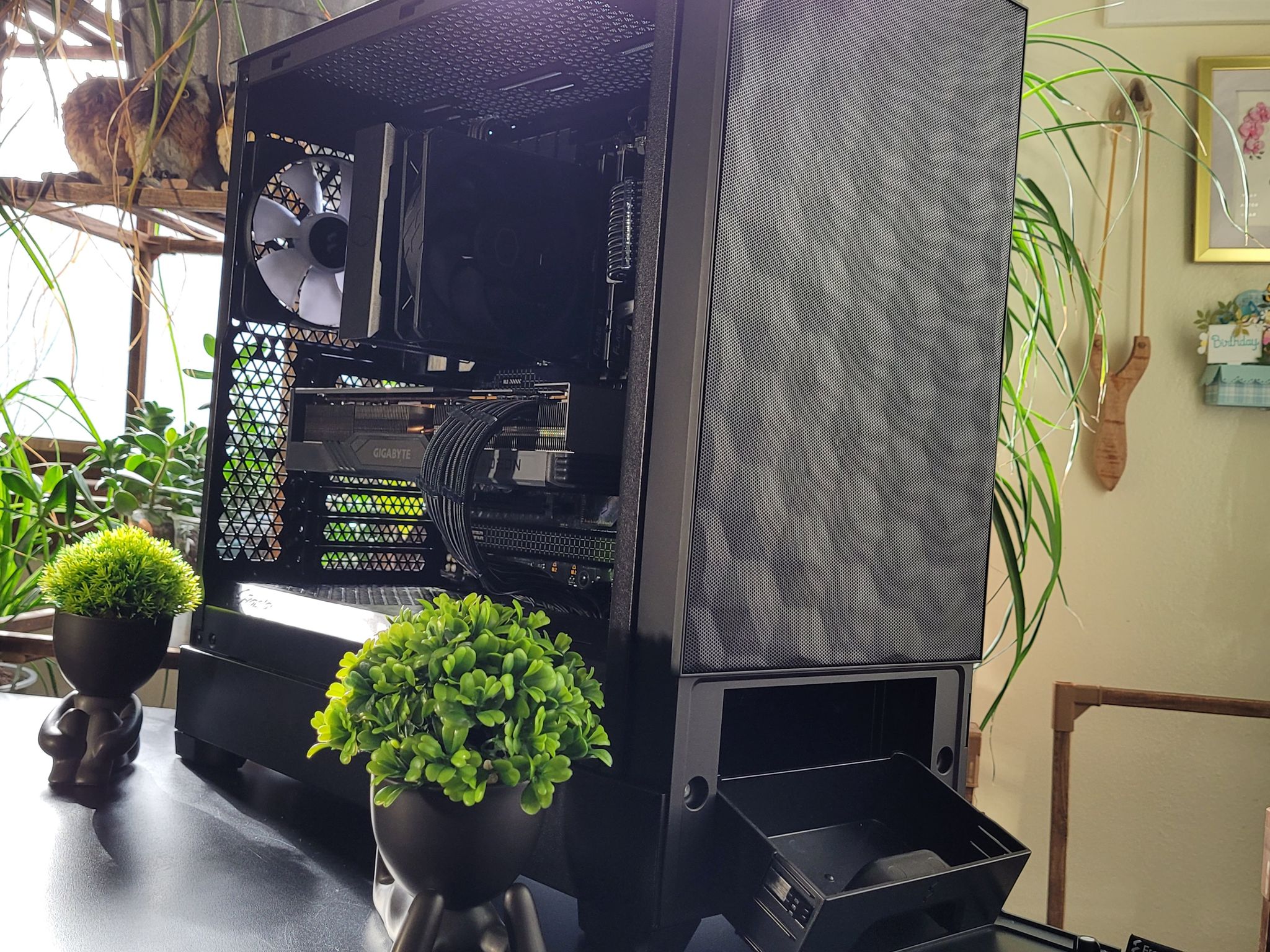 RYZEN 5 7600 | RX 7800XT | 32GB RAM | 2TB STORAGE | WINDOWS 11 ACTIVATED