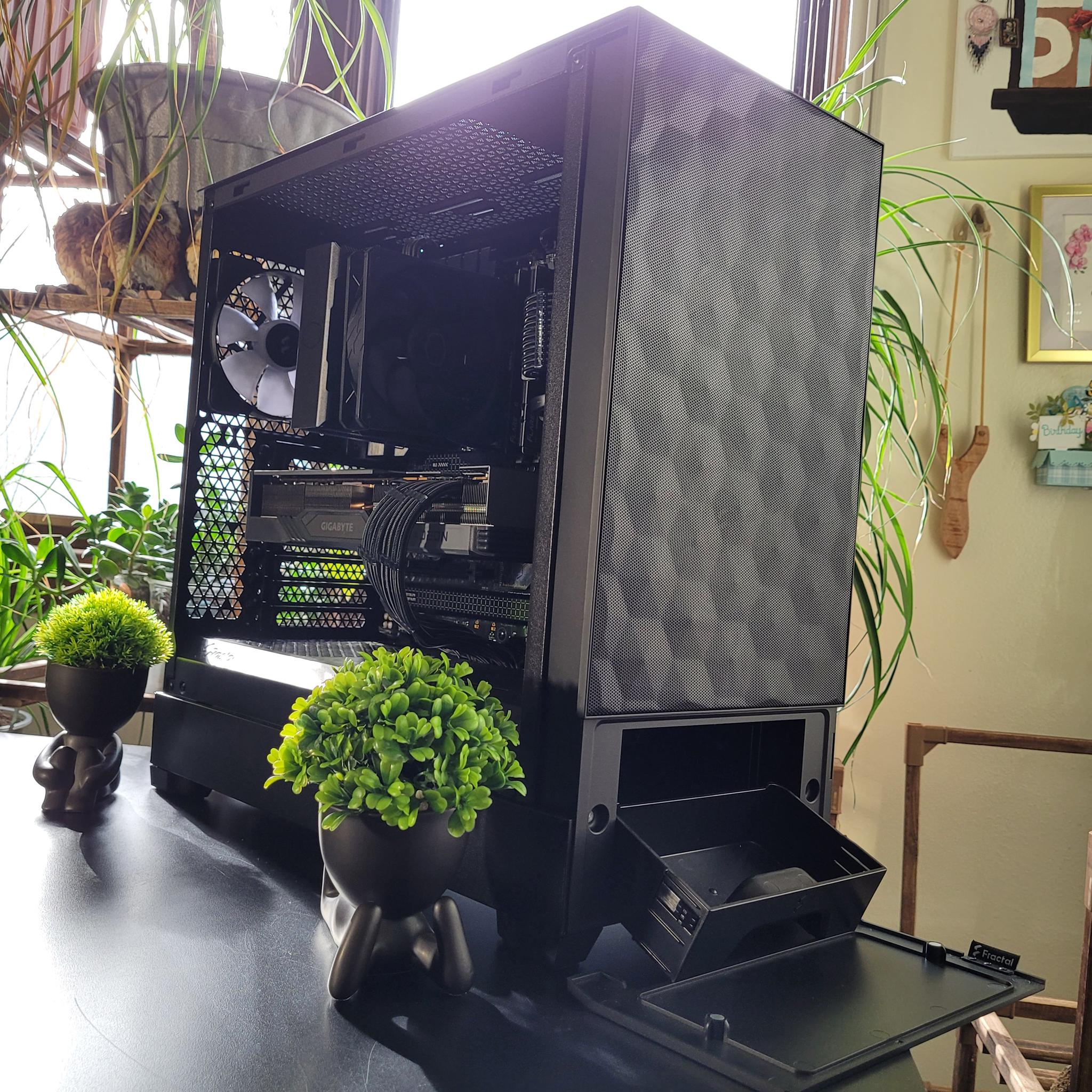 RYZEN 5 7600 | RX 7800XT | 32GB RAM | 2TB STORAGE | WINDOWS 11 ACTIVATED