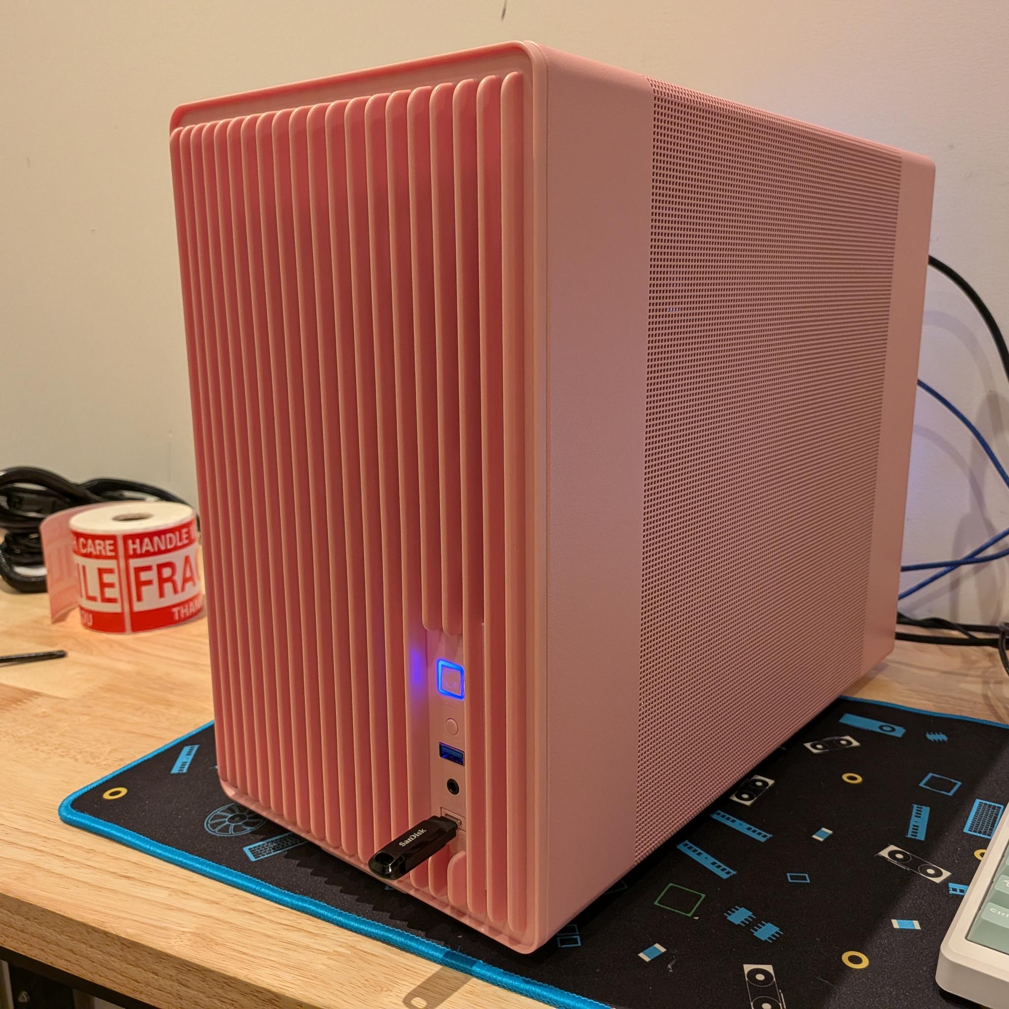 1440p Barbie Beast - RTX 5070, Ryzen 5 9600X, 32 GB DDR5 RAM, 1 TB NVME, RGB, Liquid Cooled