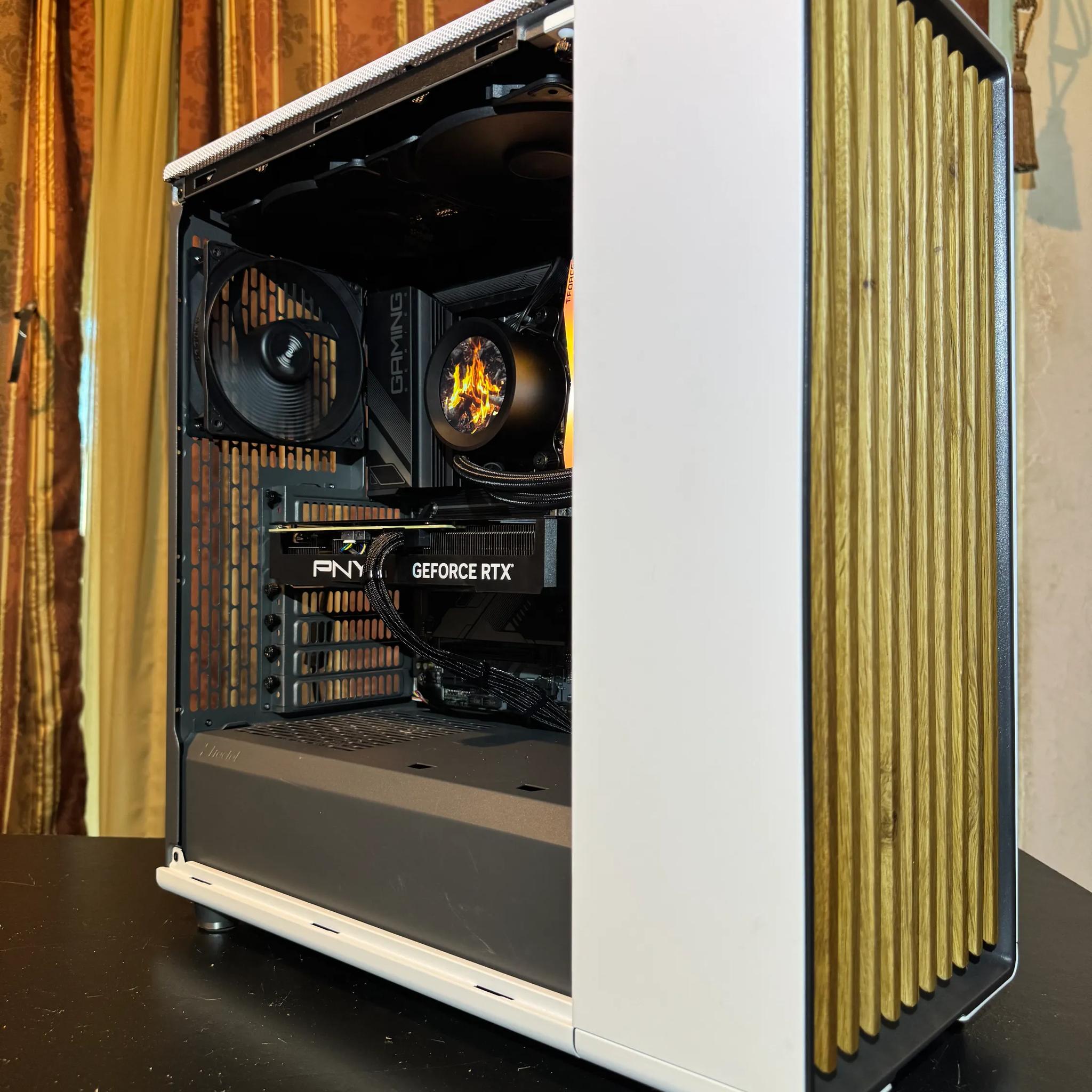 4070 + RYZEN 7 7700 +32GB  (FIRE WOOD🔥)