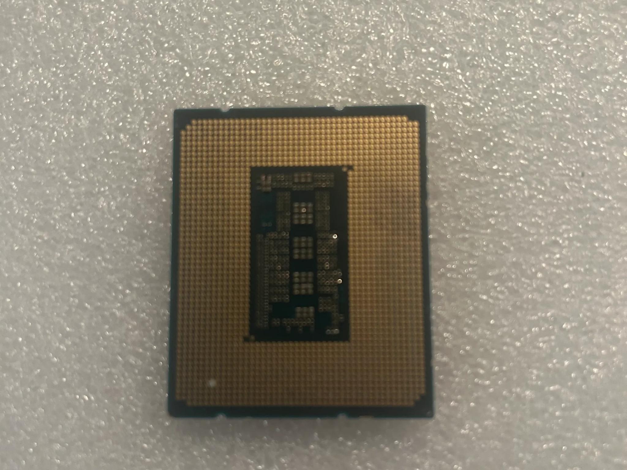 Intel Core i7 13700