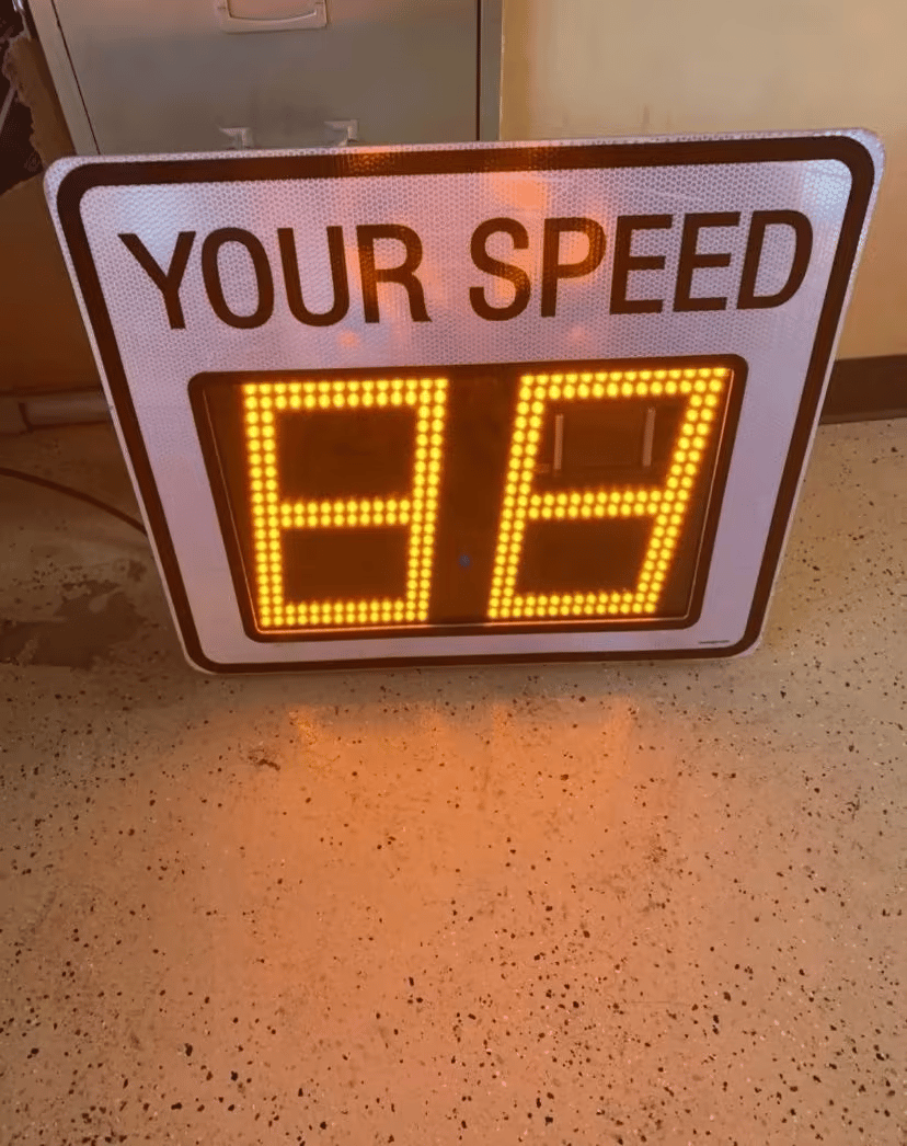 Speed rader sign For bdrdmyrd 