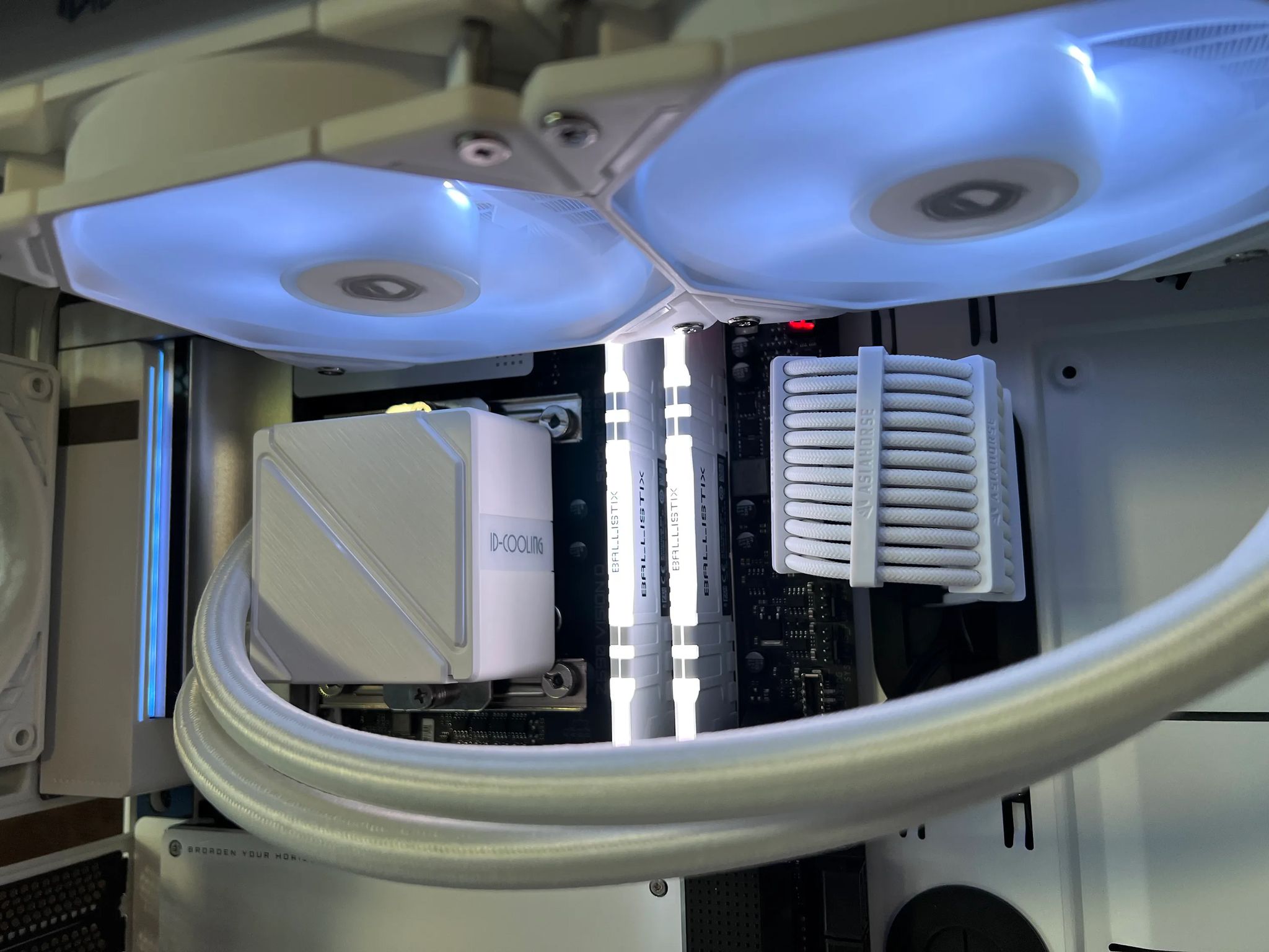 🤍 Minimal White PC Build | Intel i7-10700K 🤍