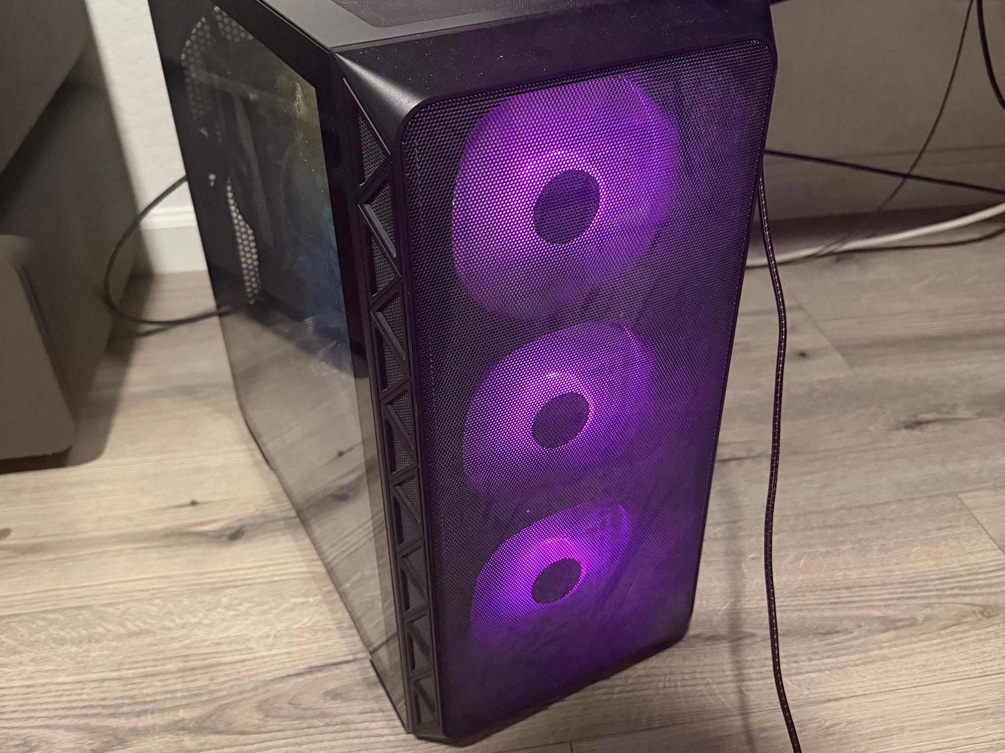 Used gaming pc, no problems runs siege at 200fps+minecraft at 500fps+