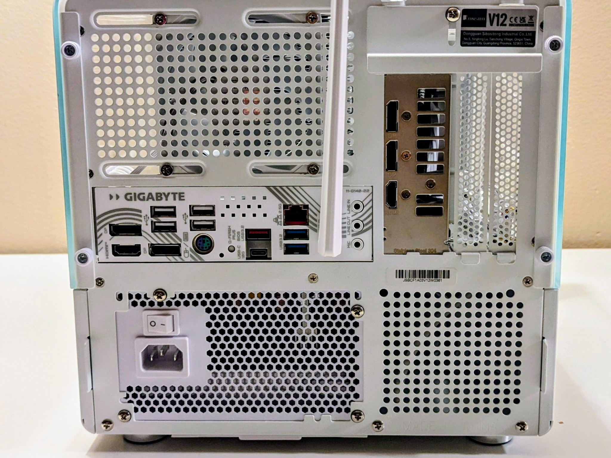 "Arctic Modern" - Minimalist White Build- 9060XT 16GB| Ryzen 7600X| 32GB DDR5| 1TB SSD|