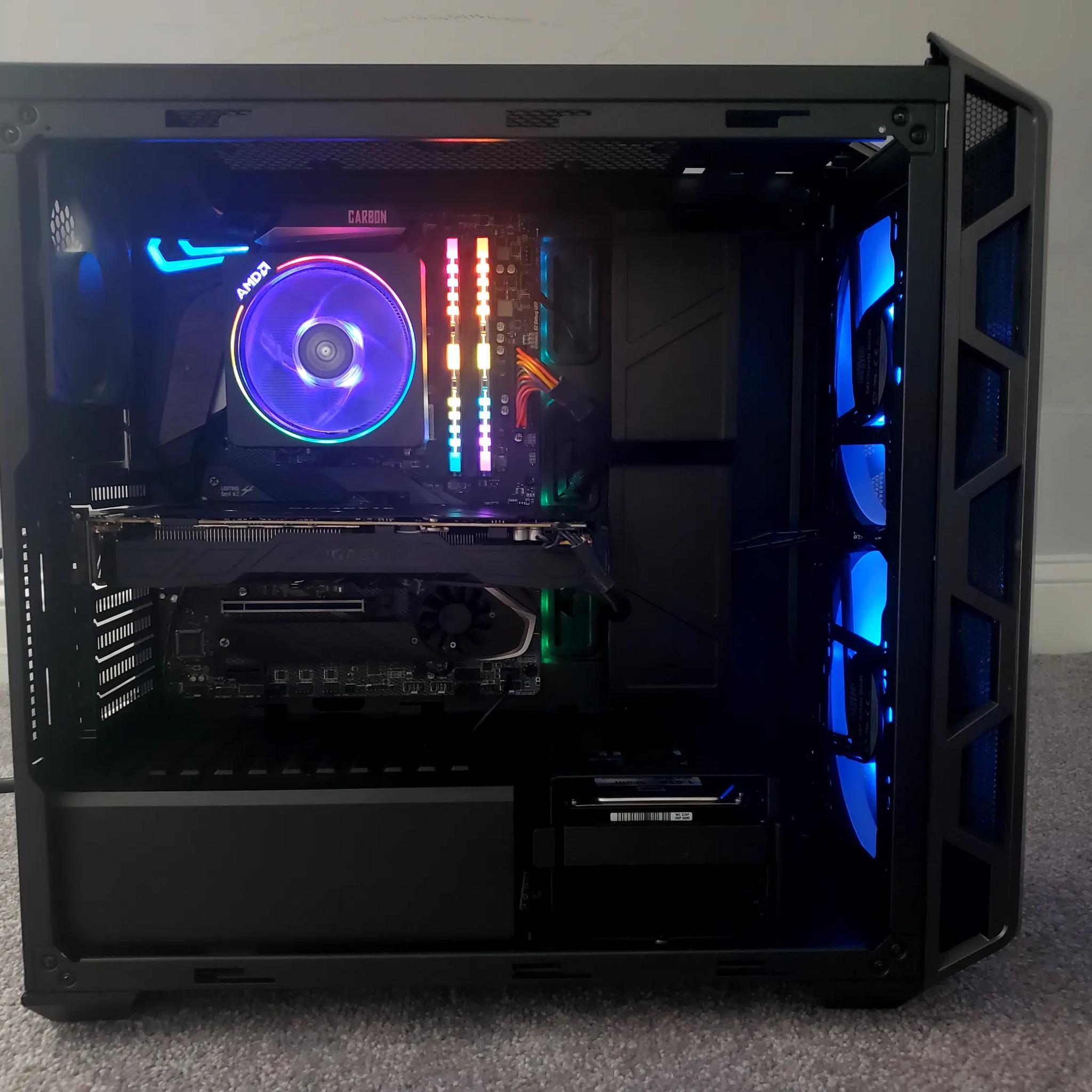 Pc- ryzen 7 3800x - Gtx 1080 oc - msi x570 gaming carbon - 16 Gb Ram rgb - samsung 500GB M.2 ssd