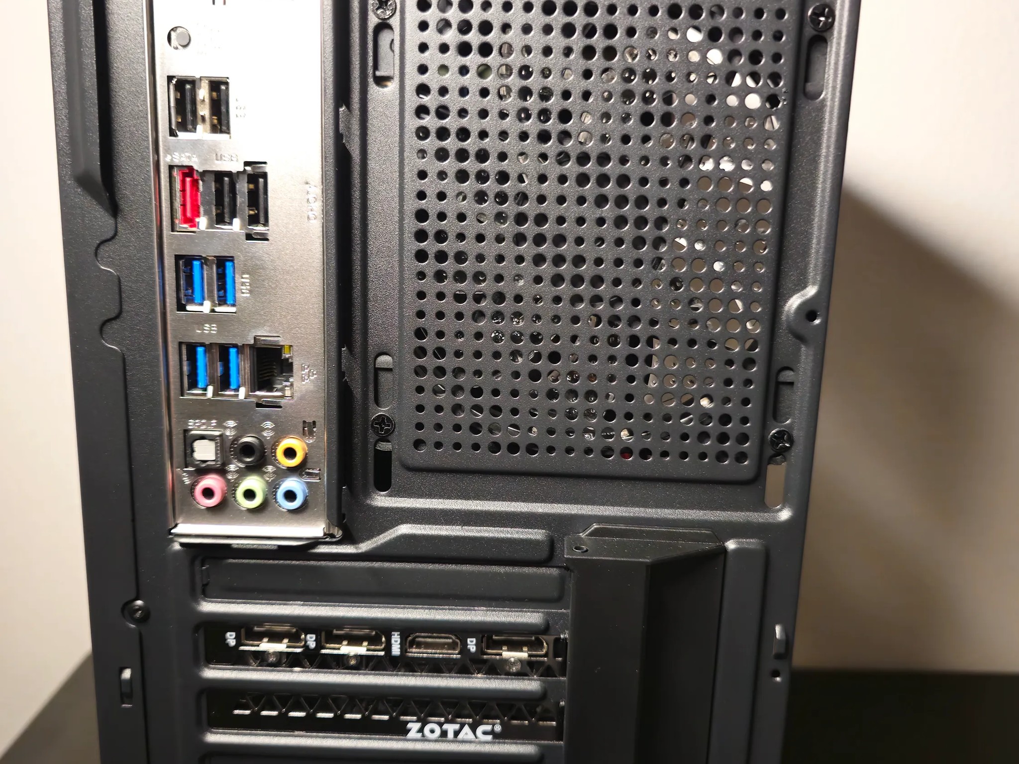 Budget 1080p // i7 5820k // RTX 2070 Super // 16GB DDR4 // 512GB SSD + 3TB HDD