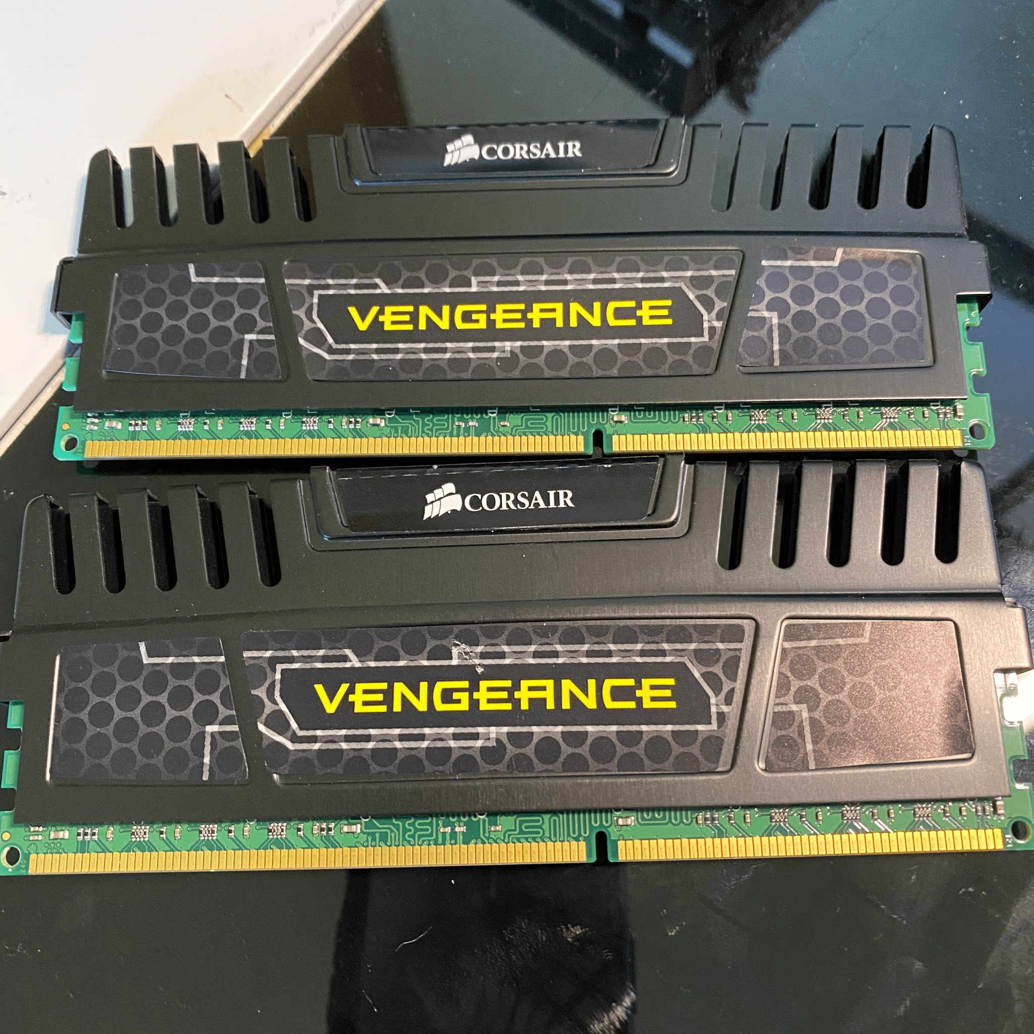 Corsair Vengeance DDR3 1600MHz & EVGA BQ 600W Combo