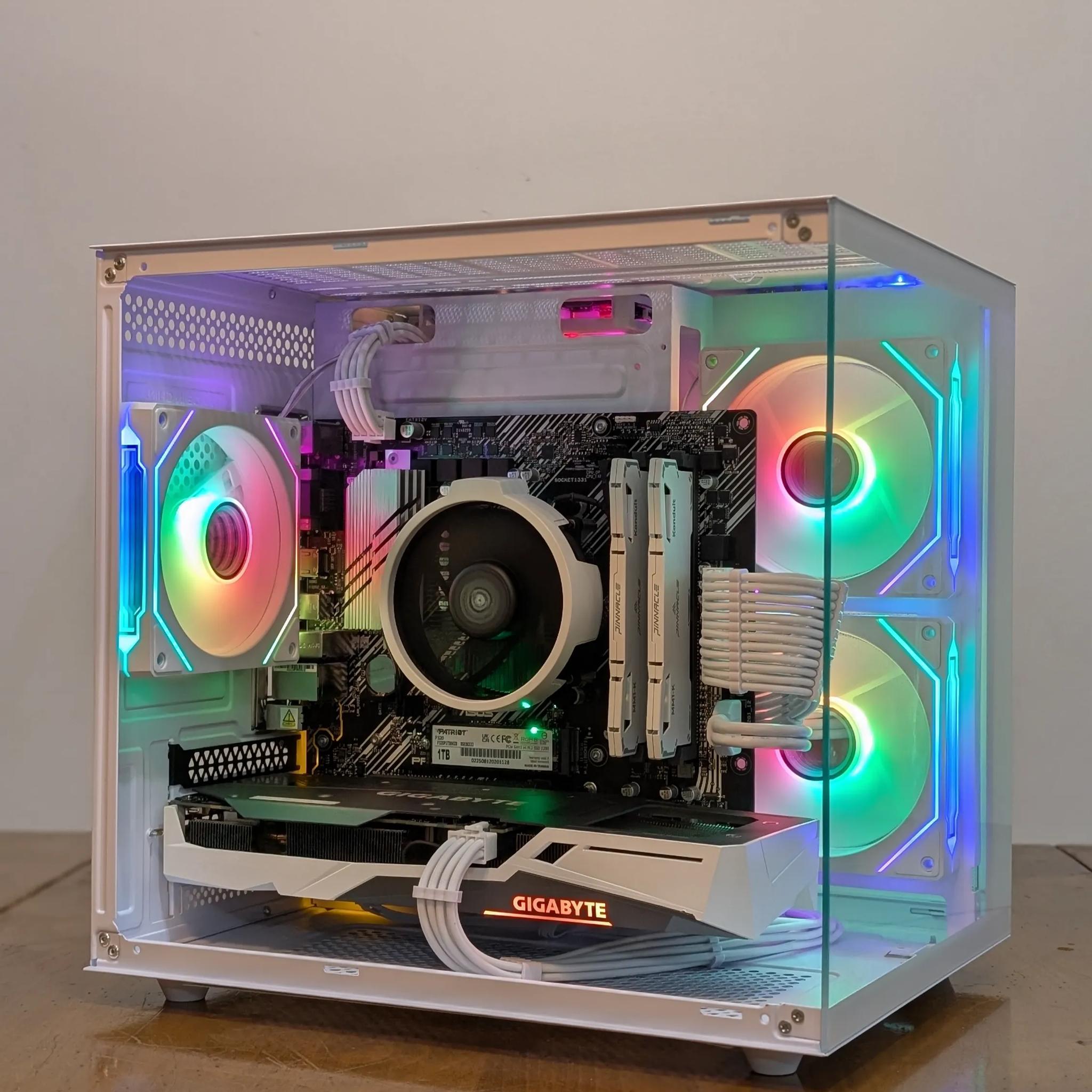 Whiteout Ryzen 5600x Rx 6800 Gaming PC RTX 3060 TI RYZEN 5700 32GB