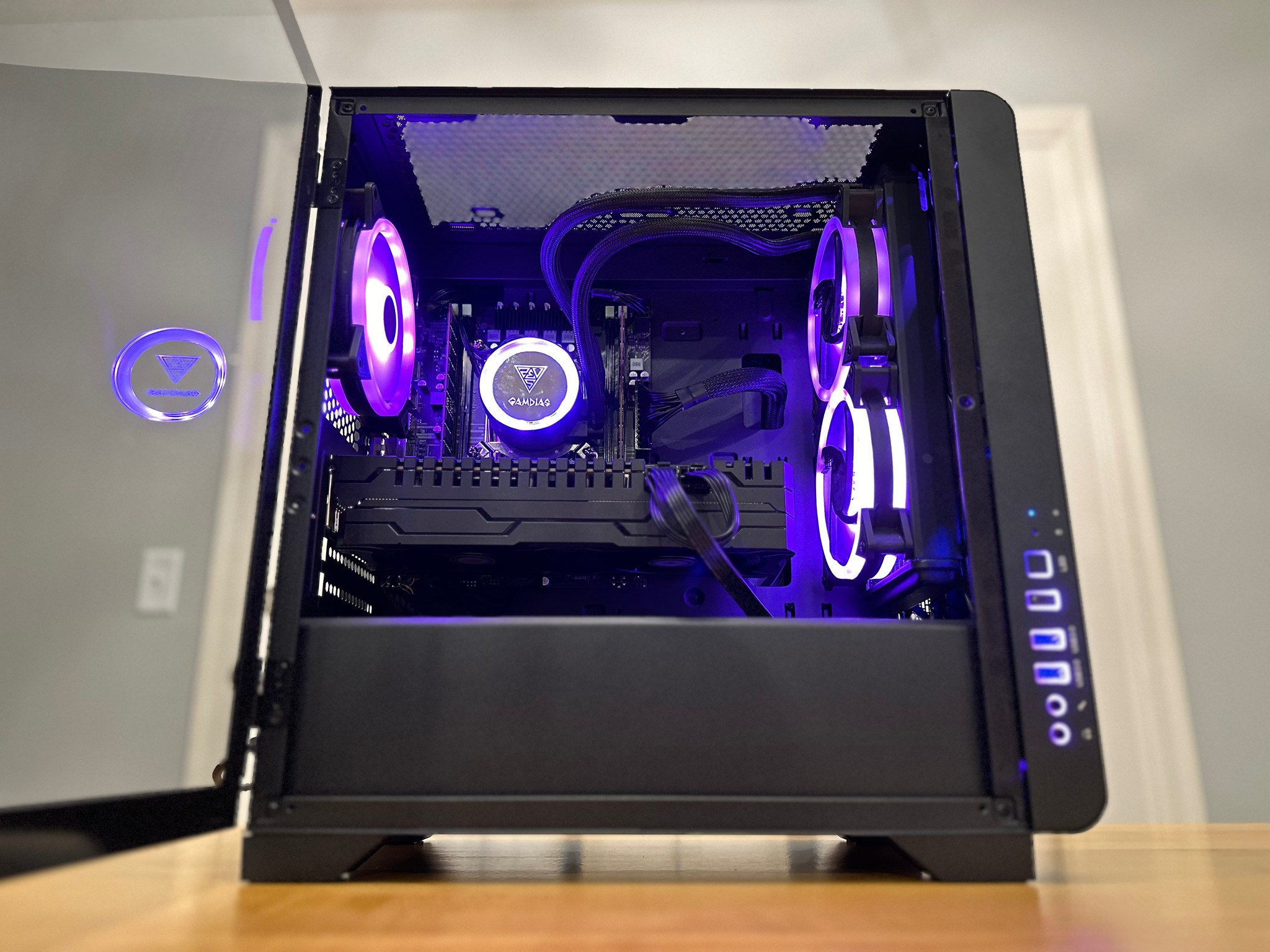 ⚫️ 🥷 🐈 | RX 5700 XT, Core i7, 32gb DDR4, 1tb SSD, WiFi Equipped Streaming/Gaming PC