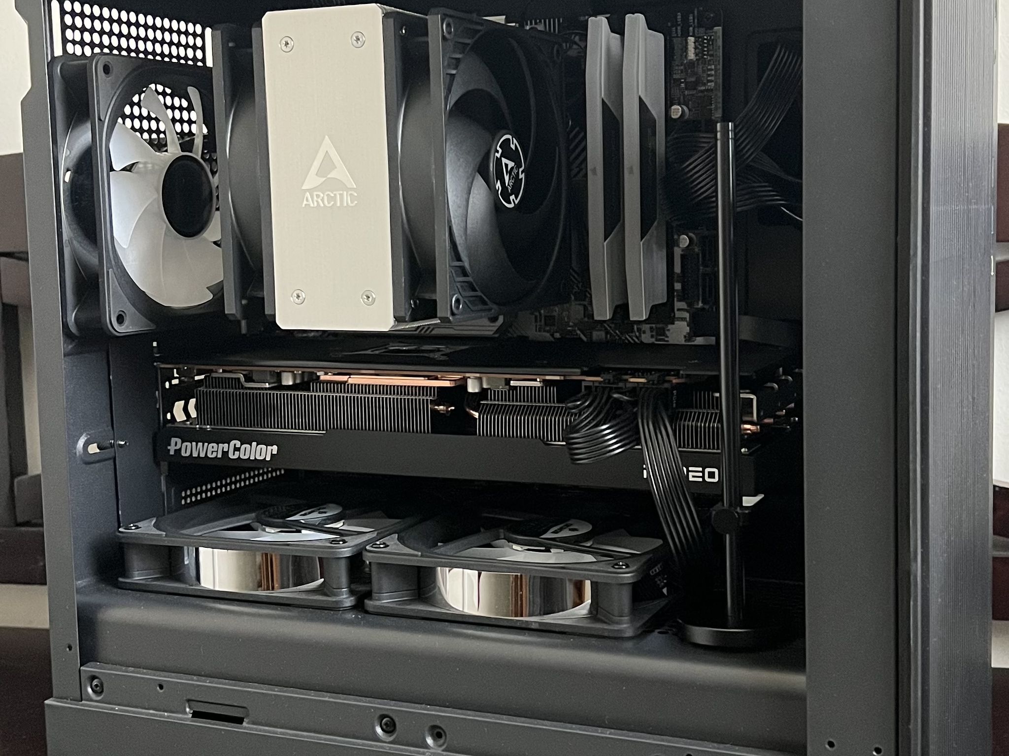 Team Red 3.0 Ryzen 5 7600x 1.5 TB SSD 32GB DDR5 RX 7800 XT ARGB fans. ALL NEW parts!