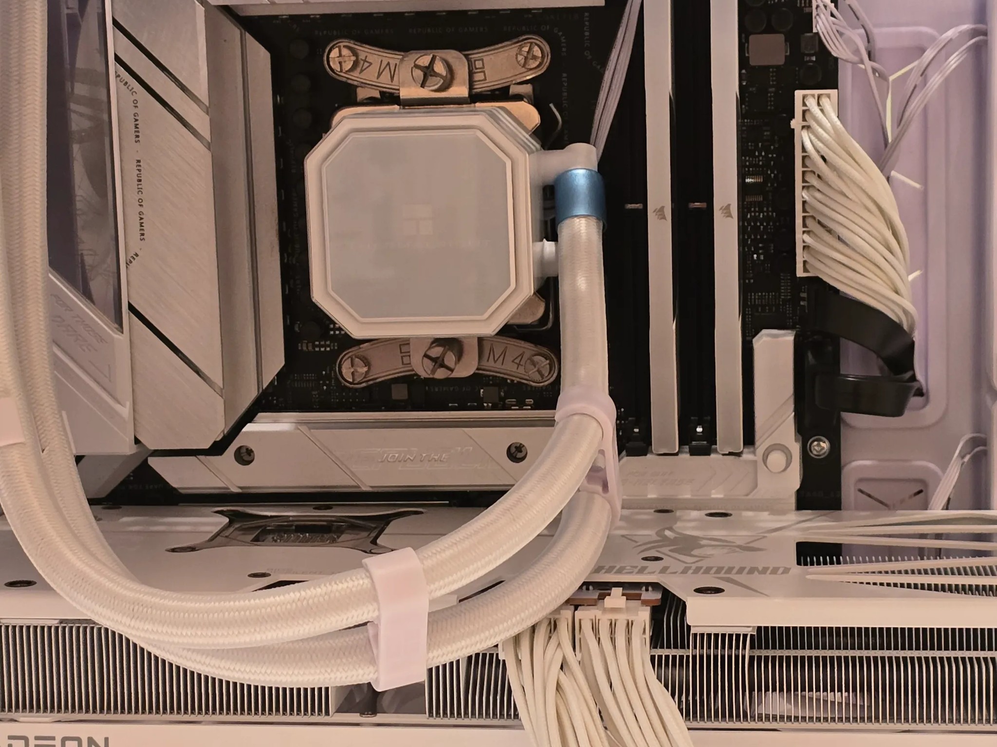 💥Versatile White PC💥 RX 9070XT | Ryzen 9 7900X | 32GB DDR5 | 1TB NVME M.2 | Windows 11 Pro