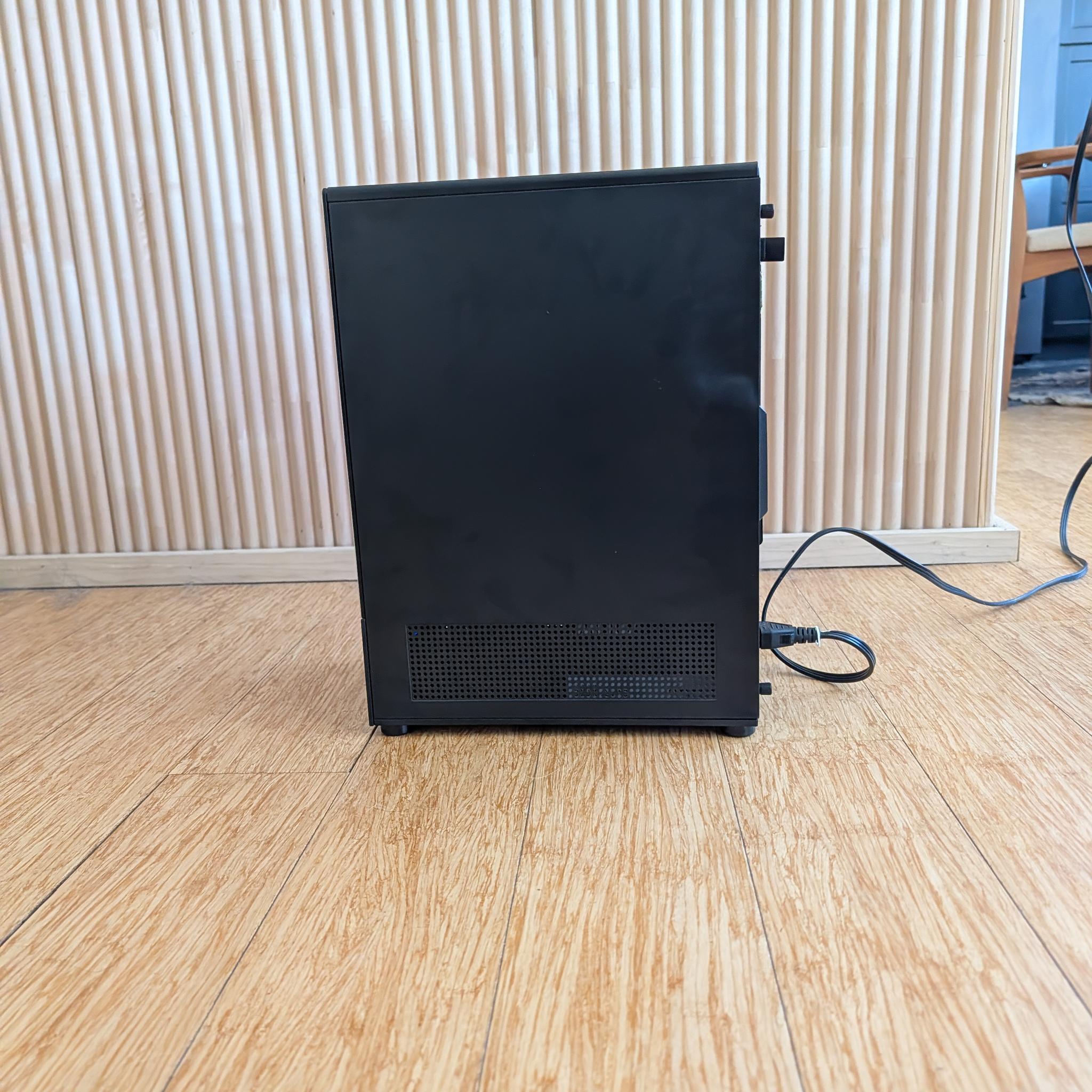 Custom Gaming PC | R7 1800X | RX 580 | 16GB | 512GB NVME |