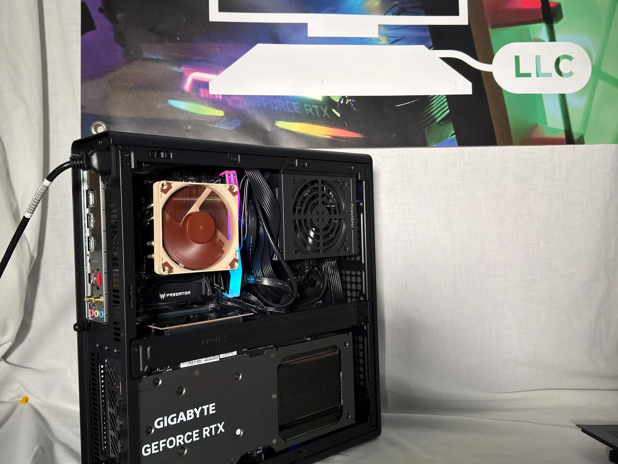 RTX 4070TI SUPER SMALL FORM FACTOR Ryzen 7 7800X3D