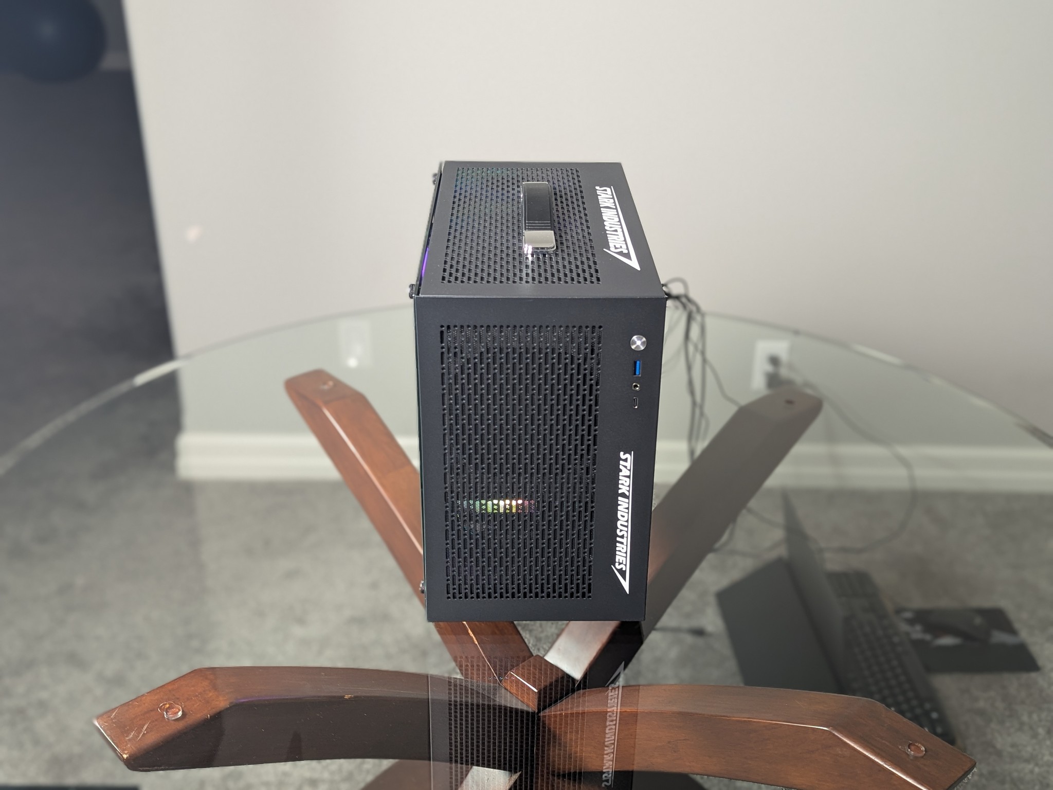 The Ironman Mk.5 Portable Gaming PC | AMD Ryzen 5 x Nvidia GTX 1660 Super | 16 GB RAM | 512GB SSD