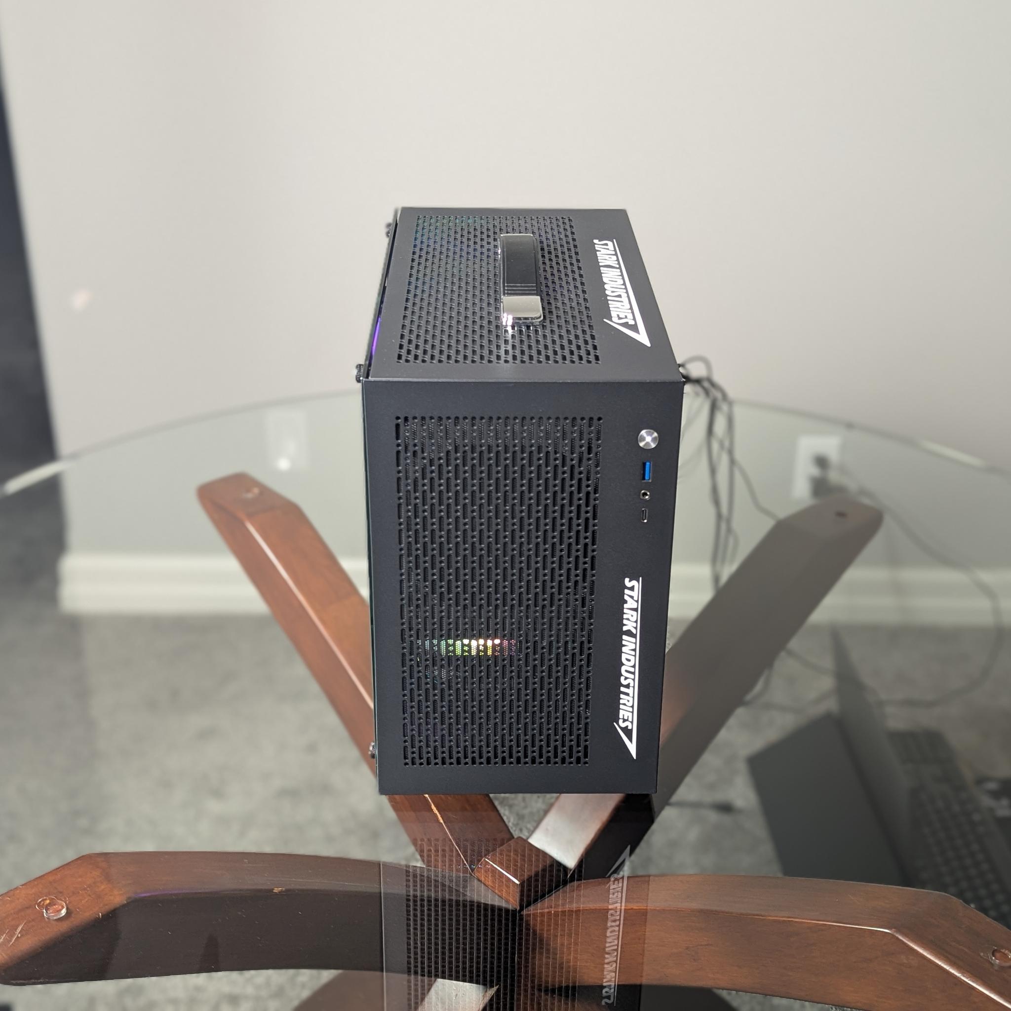 The Ironman Mk.5 Portable Gaming PC | AMD Ryzen 5 x Nvidia GTX 1660 Super | 16 GB RAM | 512GB SSD